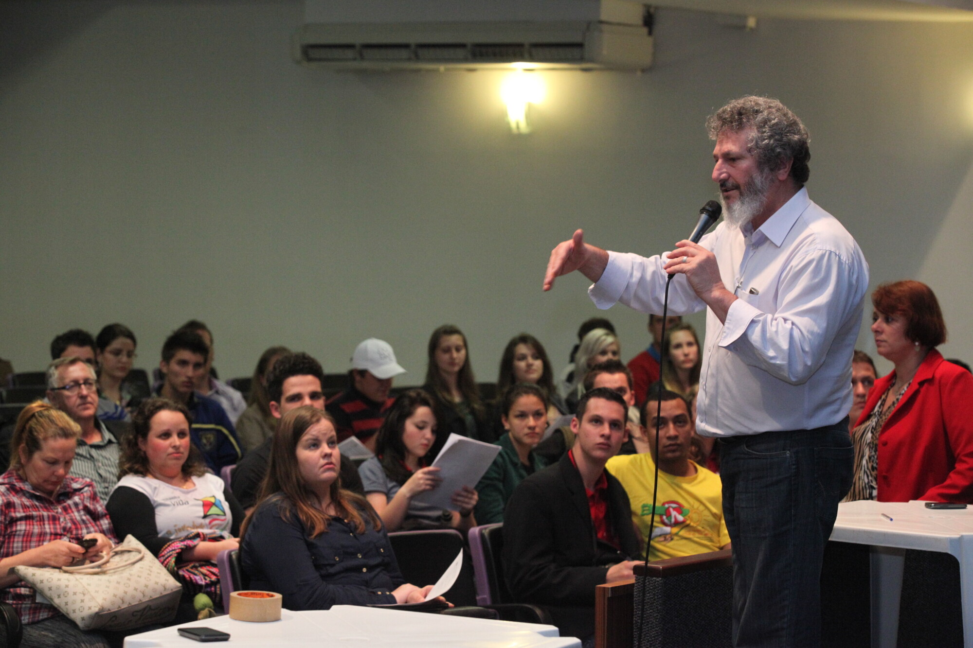 Em Joinville, jovens sugerem mudanças em PL que cria conselho estadual