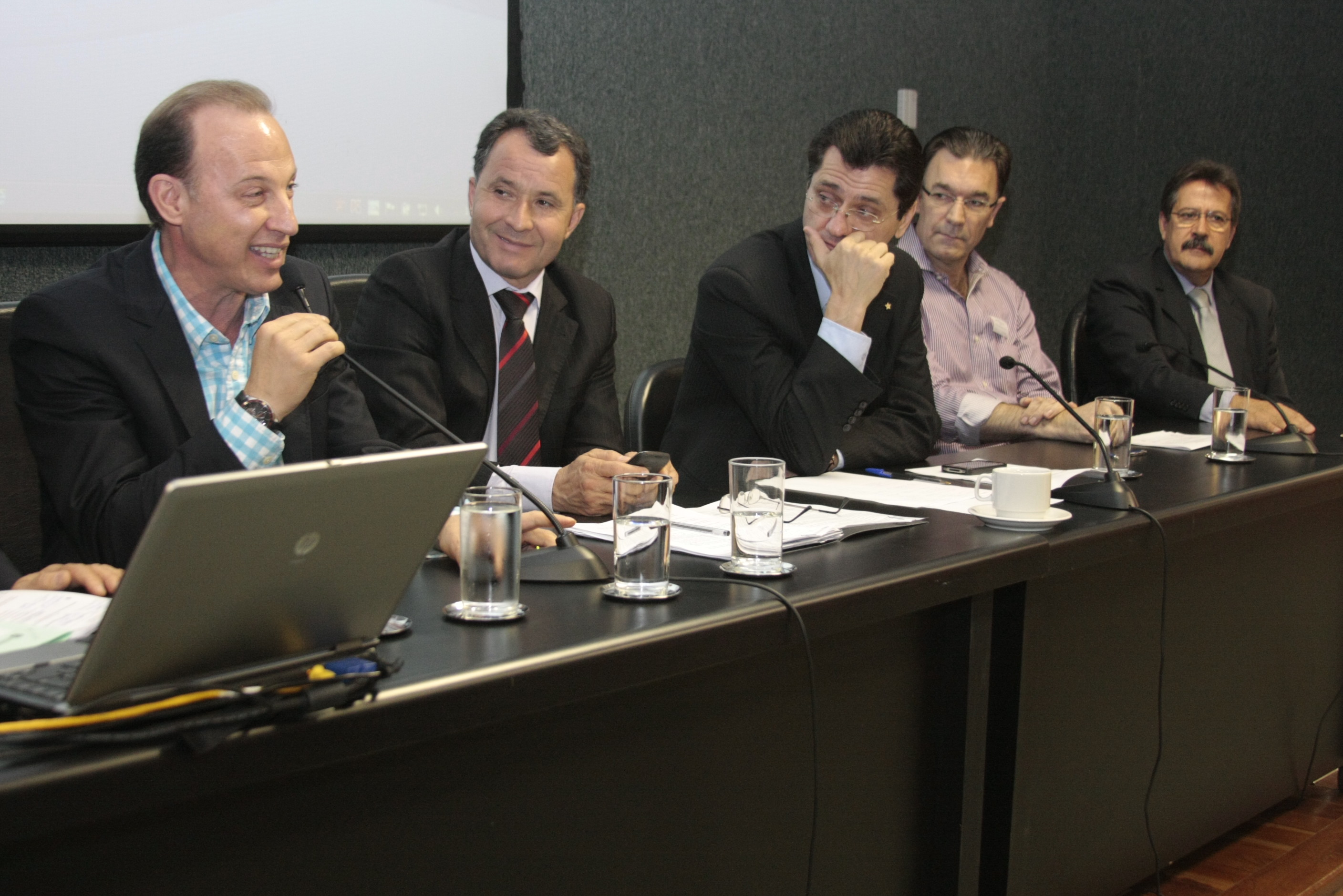 Reunião para debater o PL 243.7/2013 - Comercialização de produtos ópticos. Foto: Fábio Queiroz/Agência AL