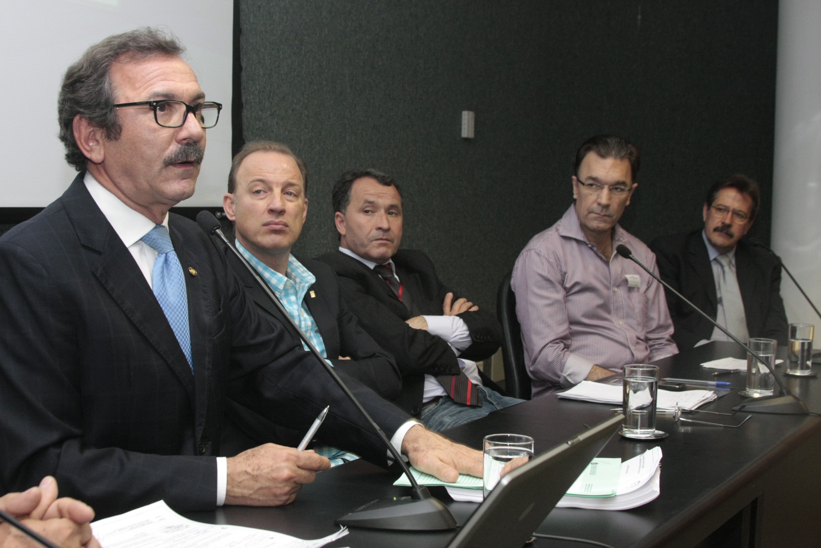 Reunião para debater o PL 243.7/2013 - Comercialização de produtos ópticos. Foto: Fábio Queiroz/Agência AL