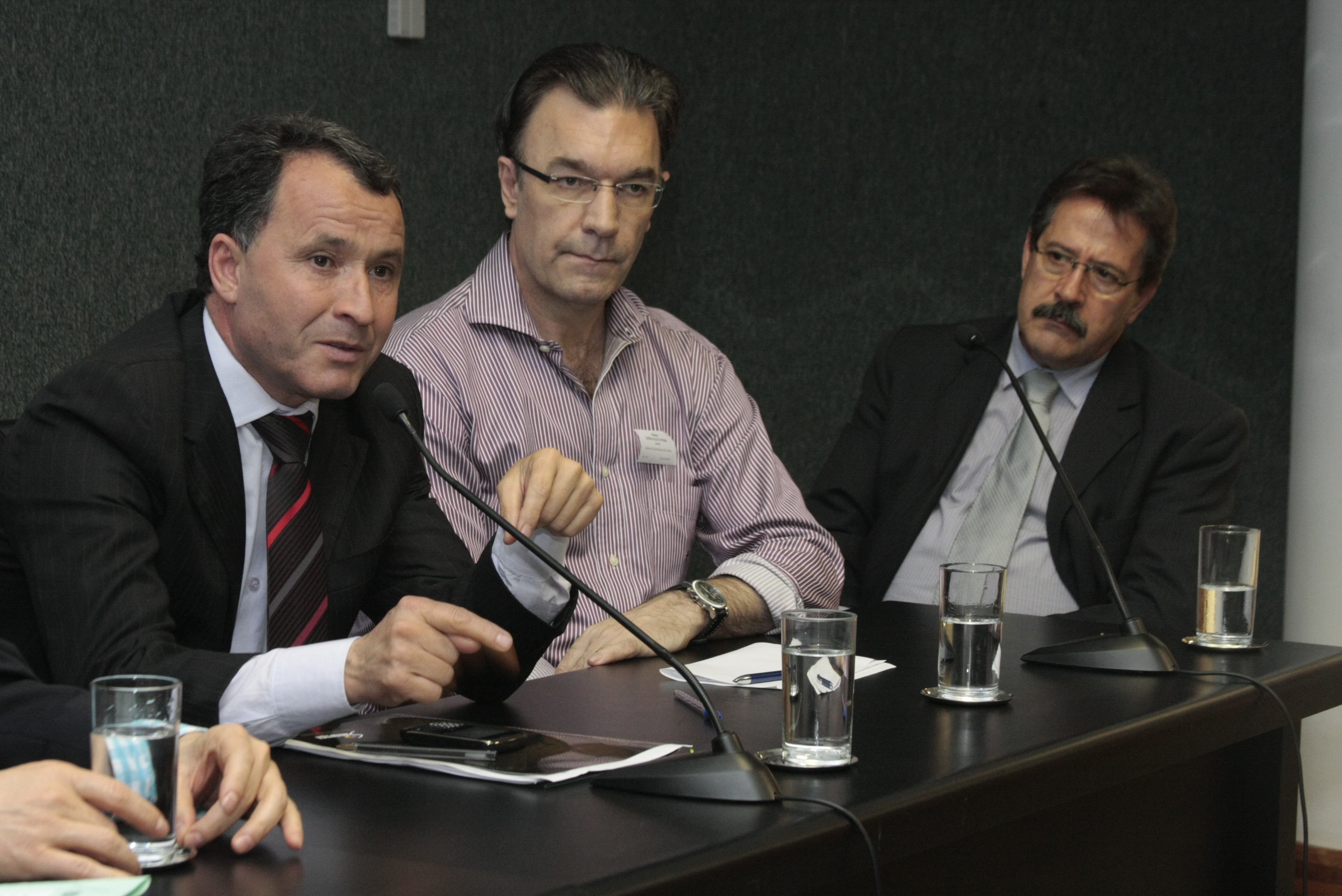 Reunião para debater o PL 243.7/2013 - Comercialização de produtos ópticos. Foto: Fábio Queiroz/Agência AL