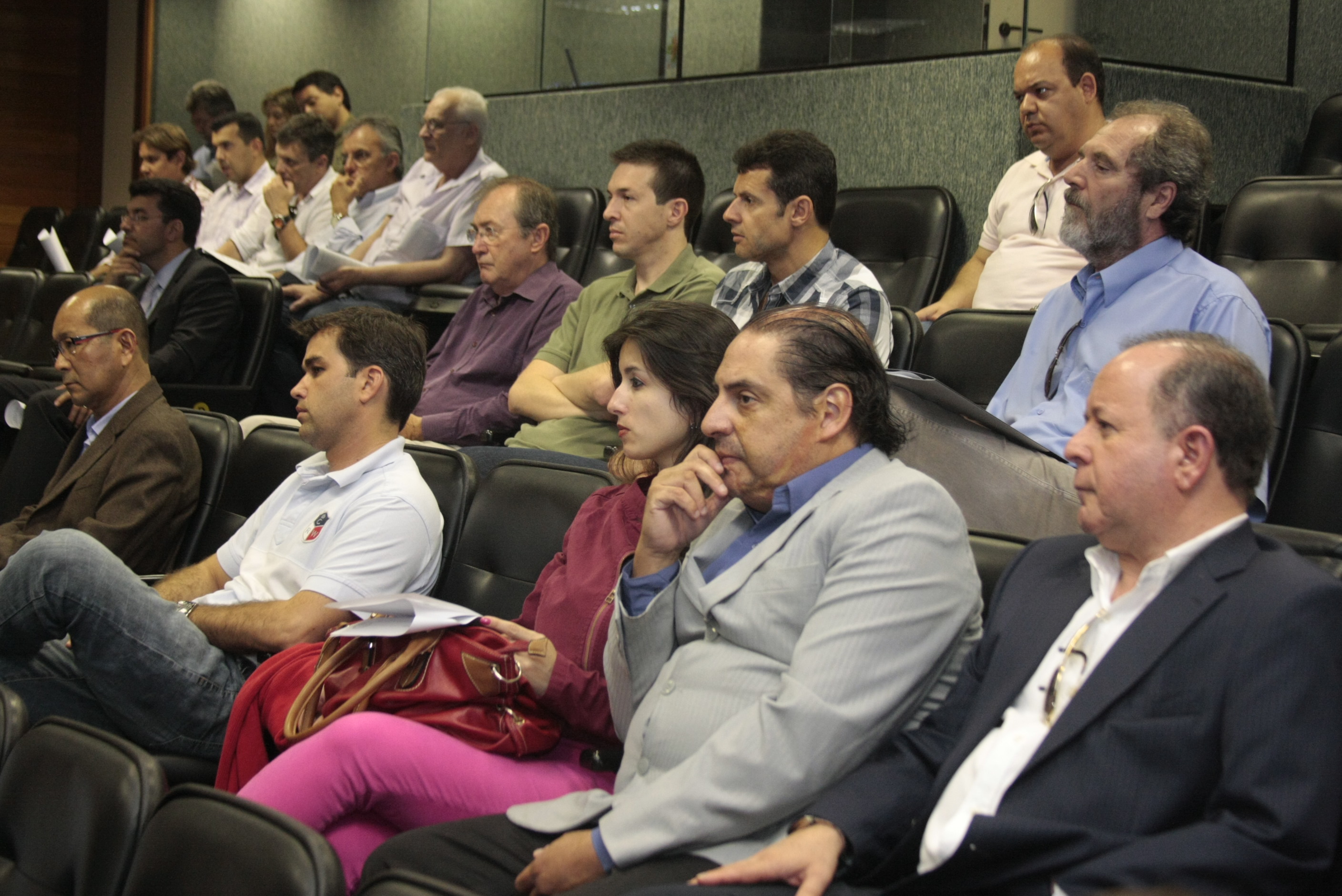 Reunião para debater o PL 243.7/2013 - Comercialização de produtos ópticos. Foto: Fábio Queiroz/Agência AL