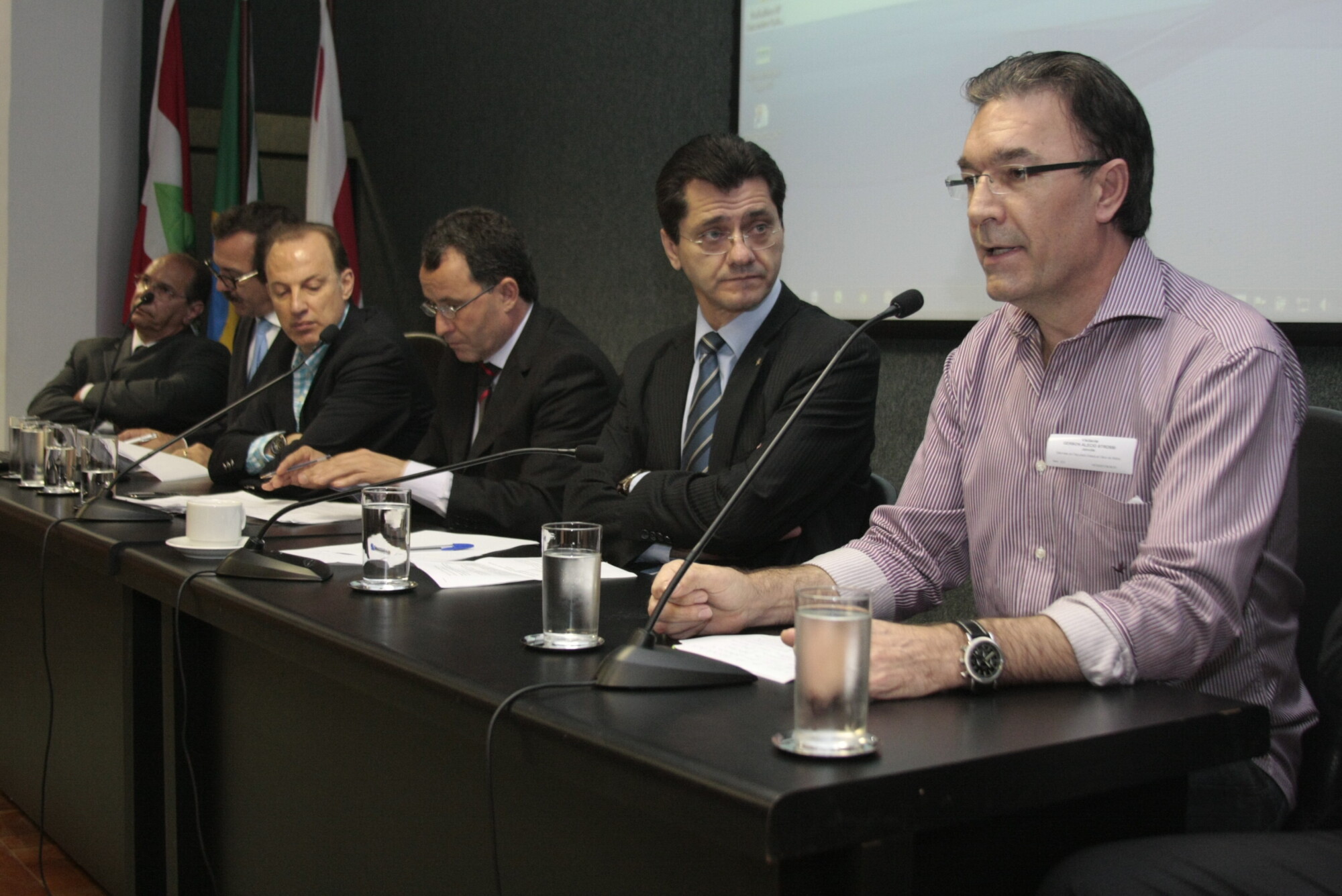 Projeto prevê regularização na venda de produtos óticos