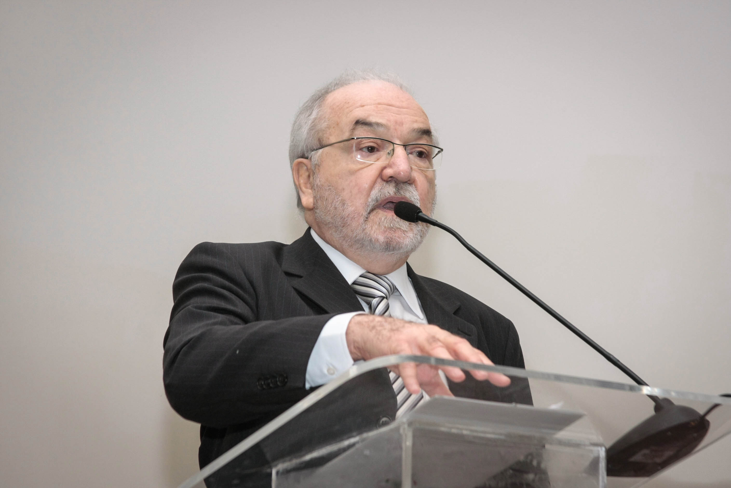 Luiz Abner de Holanda Bezerra, Gerente de Relação com o Poder Concedente da CASAN. IV Seminário Estadual de Saneamento Ambiental. Foto: Jessica Genevro /Agência AL.