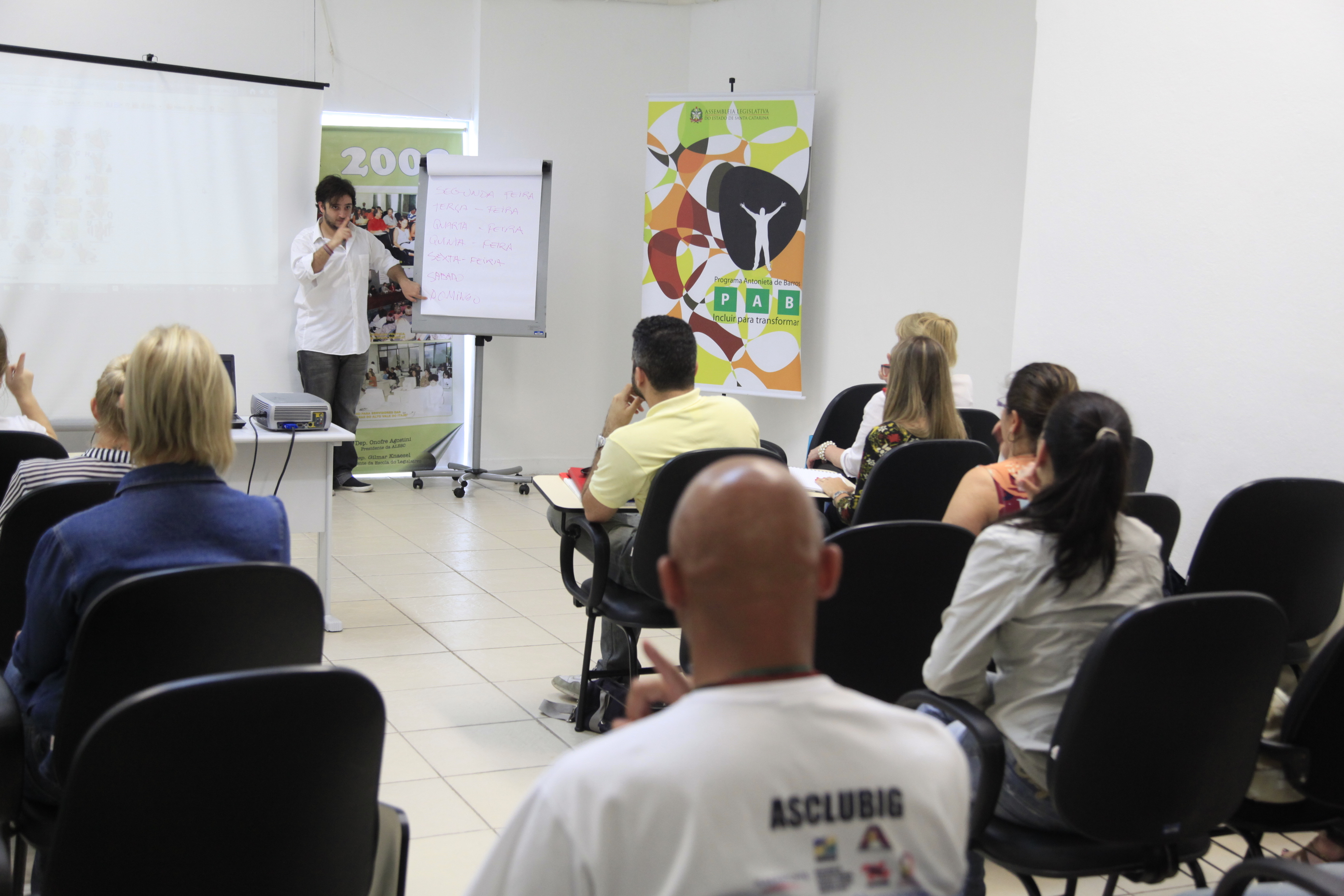 Escola do Legislativo – Curso de Libras