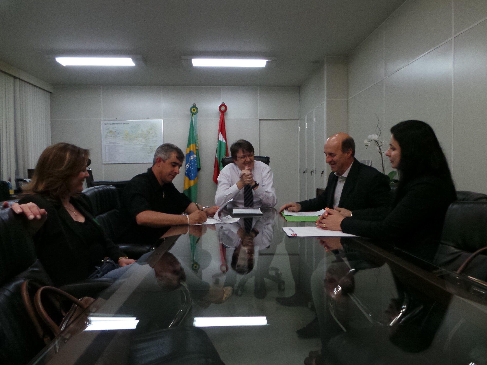Deputado Zé Milton reivindica mais recursos para a educação