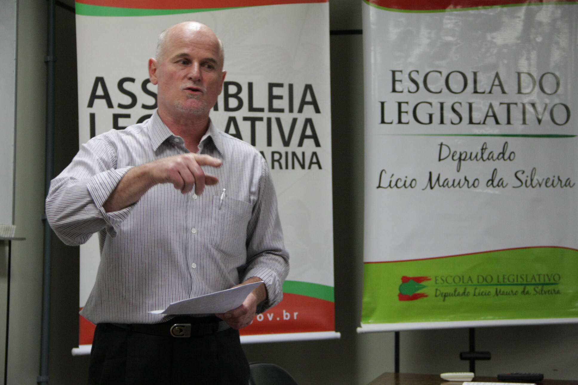 Curso de Formação Política aborda importância das comissões permanentes