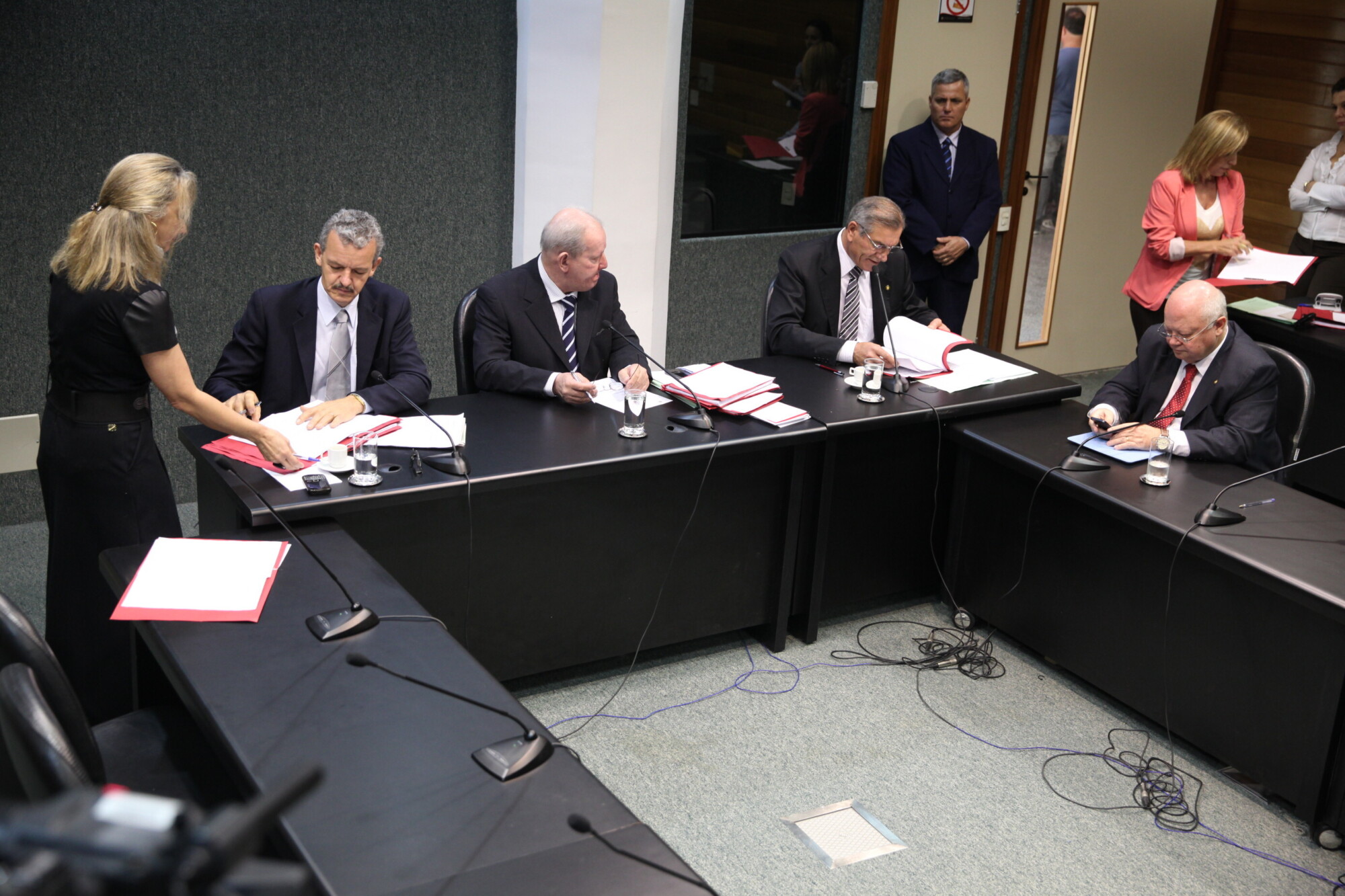 Comissão aprova divulgação de gastos com publicidade dos poderes estaduais