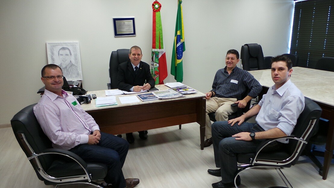 Comitivas de Tigrinhos e Maravilha são recepcionadas por Eskudlark na Assembleia