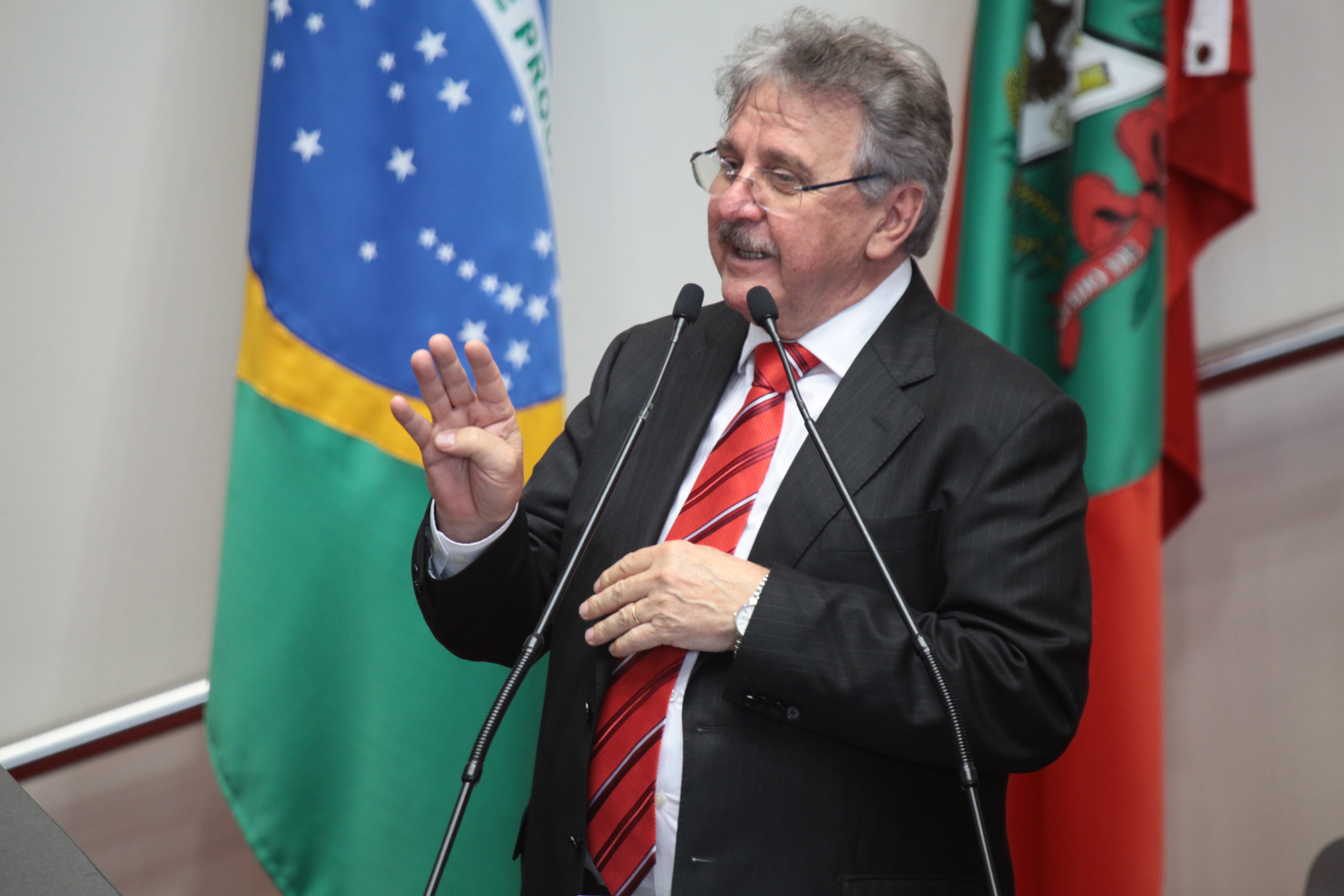Deputado Moacir Sopelsa (PMDB). Sessão Ordinária - Plenário Osni Régis. Foto: Miriam Zomer/ Agência AL