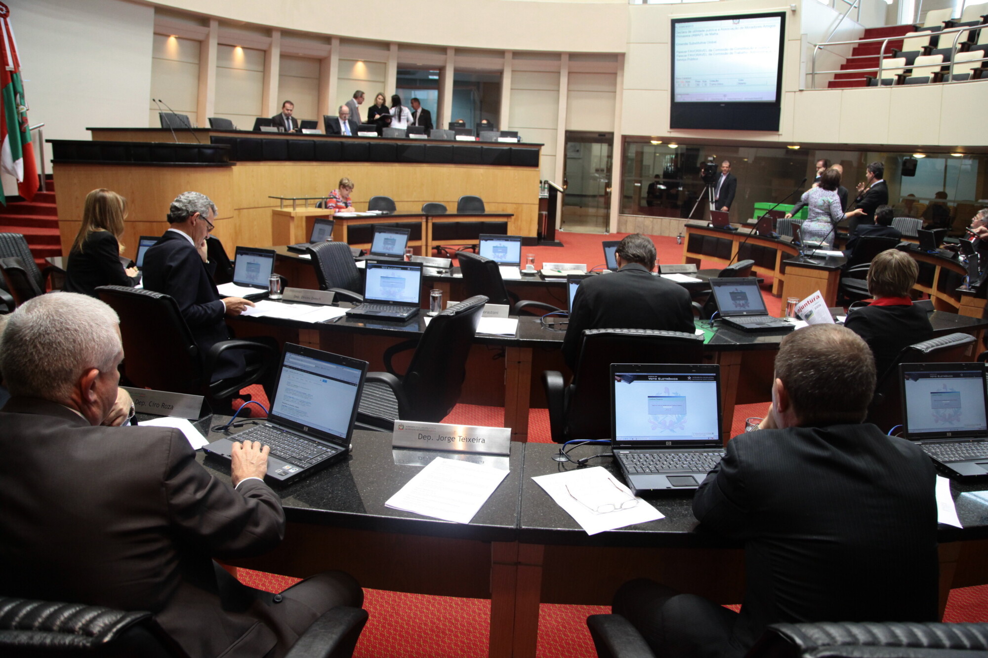 Terceiro lugar em estupros no país preocupa deputados catarinenses