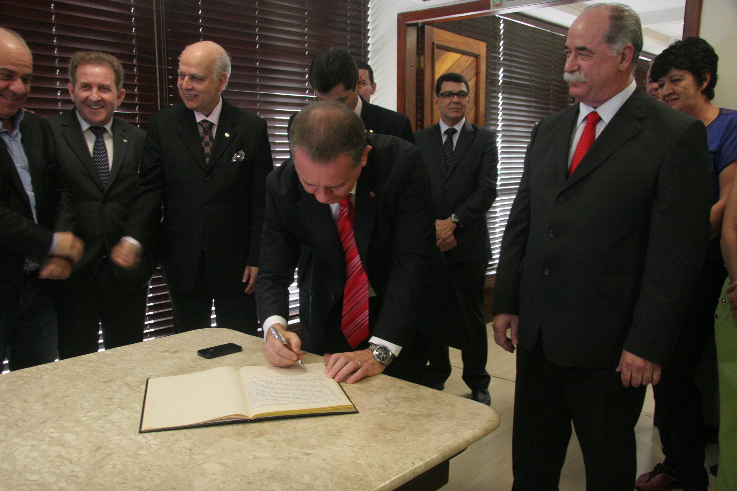 Posse Dep. Romildo Titon na Presidência Alesc - Foto: Eduardo Guedes de Oliveira/Agência AL