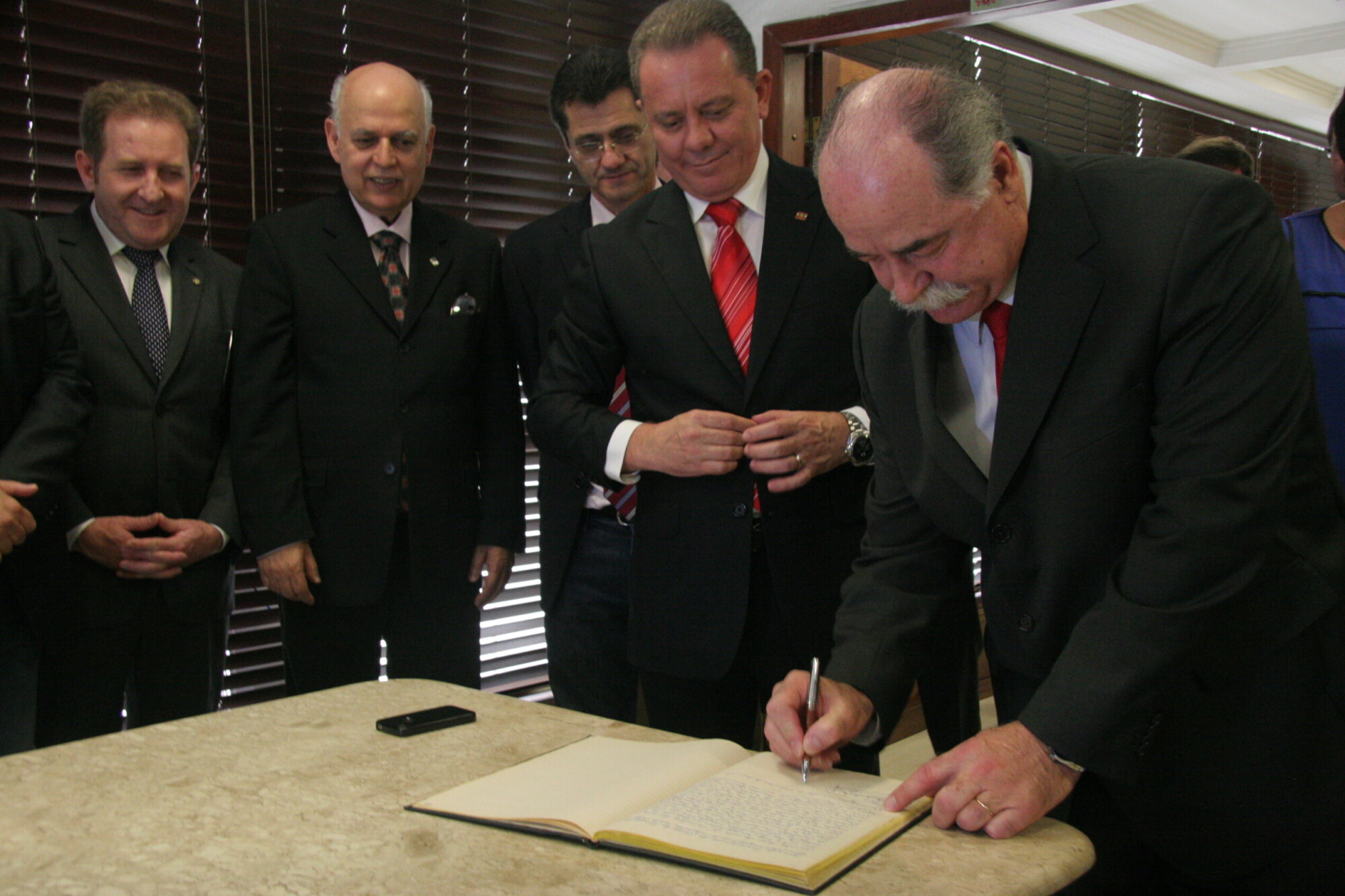 Romildo Titon assume a presidência da Assembleia por 17 dias