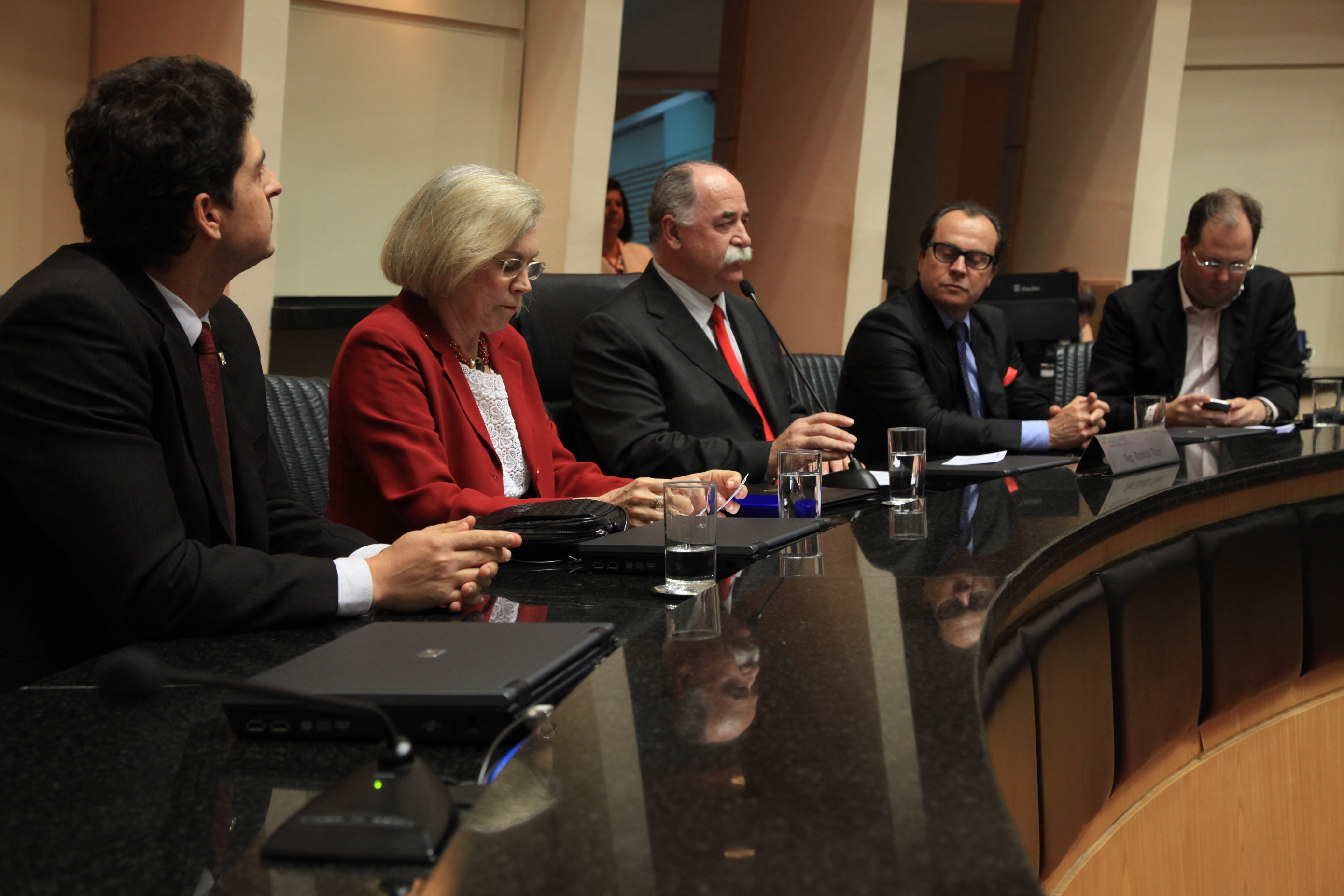 Sessão Especial em comemoração ao Centenário da Fábrica de Rendas e Bordados Hoepcke e à Sociedade Rádio Guarujá pela passagem dos seus 70 anos de Fundação. Foto: Miriam Zomer/Agência AL