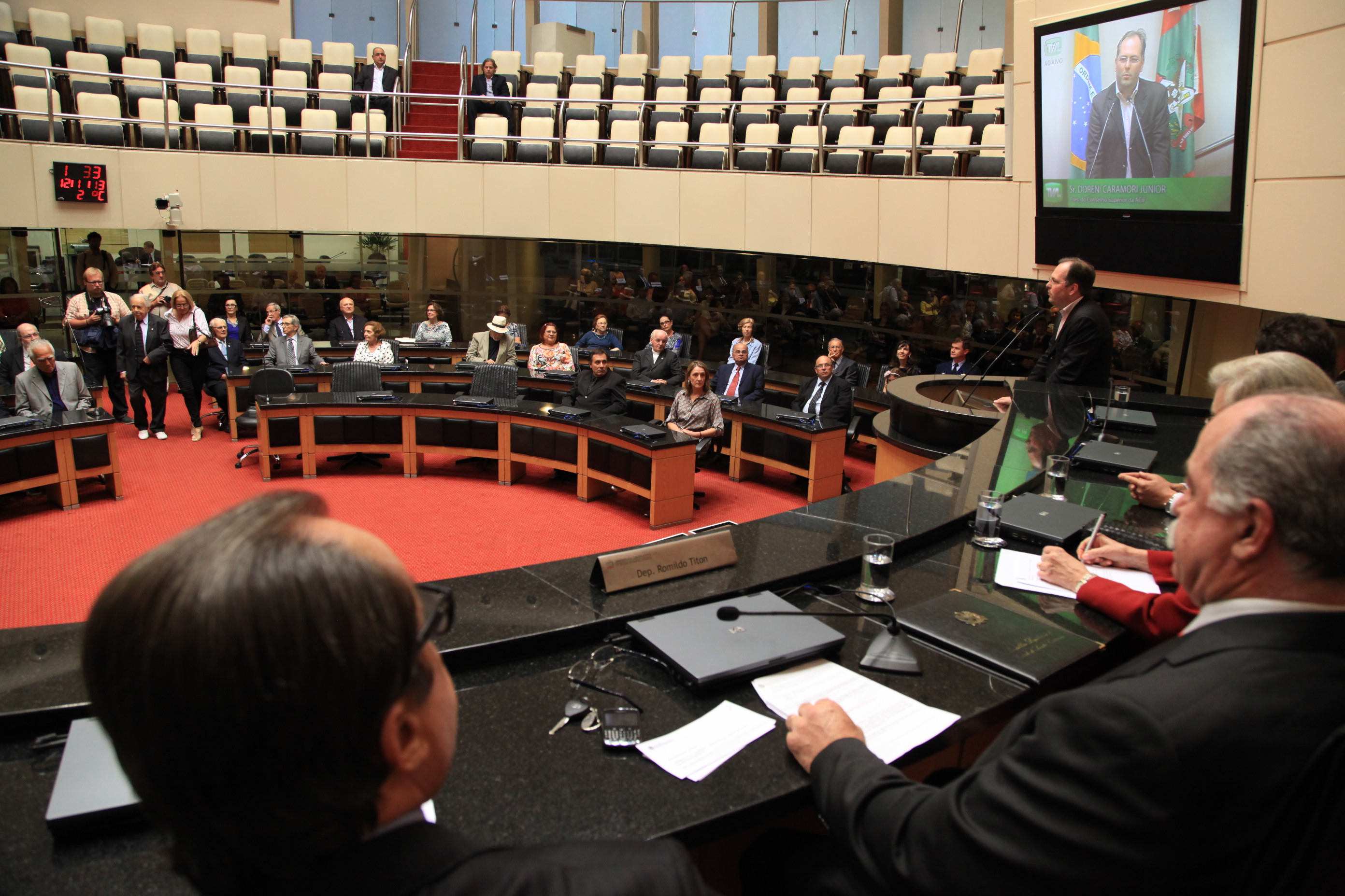Sessão Especial em comemoração ao Centenário da Fábrica de Rendas e Bordados Hoepcke e à Sociedade Rádio Guarujá pela passagem dos seus 70 anos de Fundação. Foto: Miriam Zomer/Agência AL