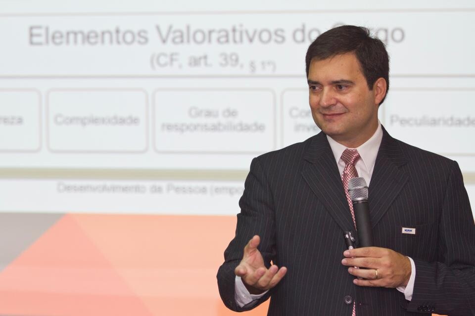 Palestra aborda poder institucional e político do Poder Legislativo