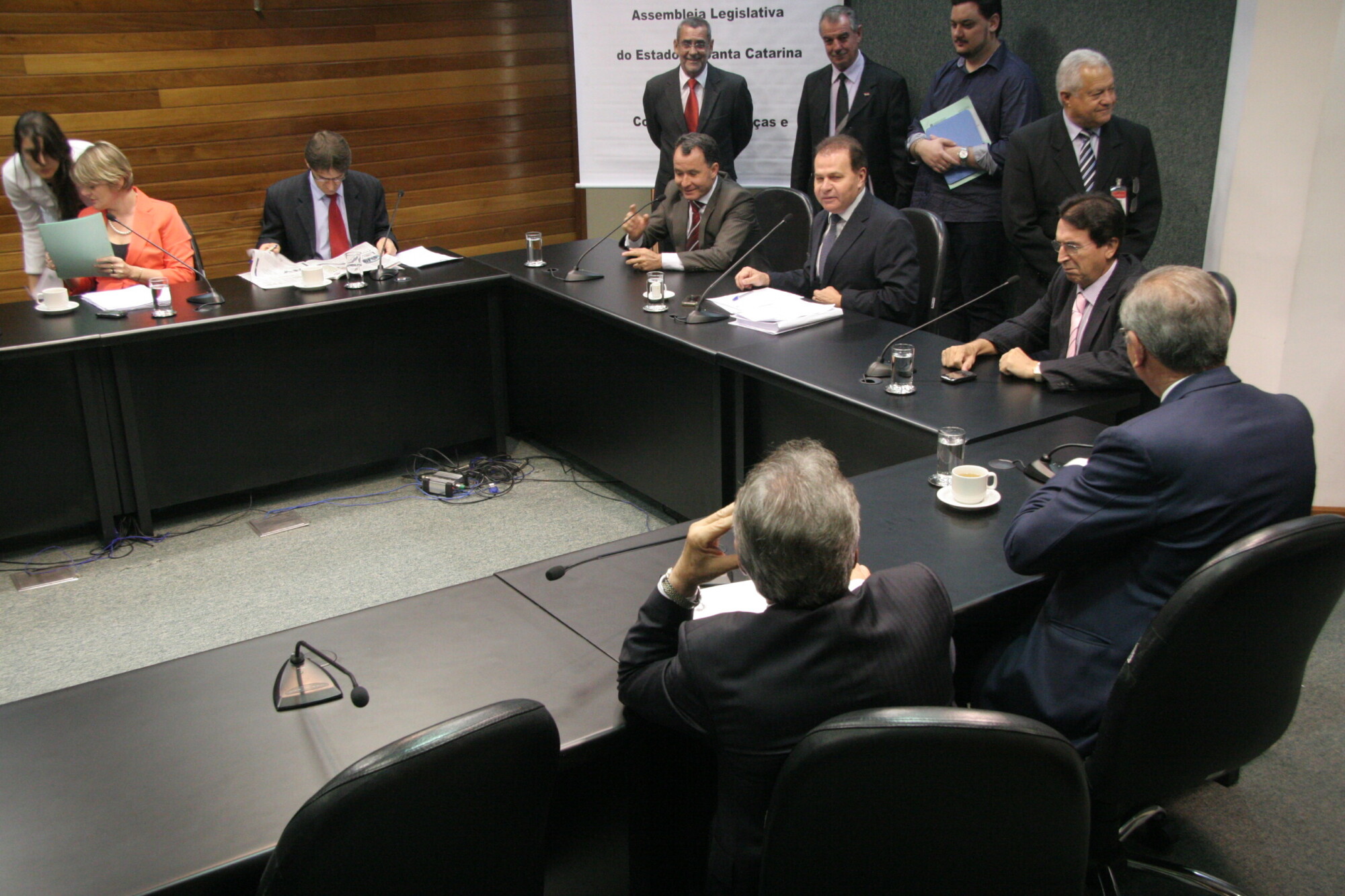 Finanças aprova proposta que viabiliza intimação por meios eletrônicos