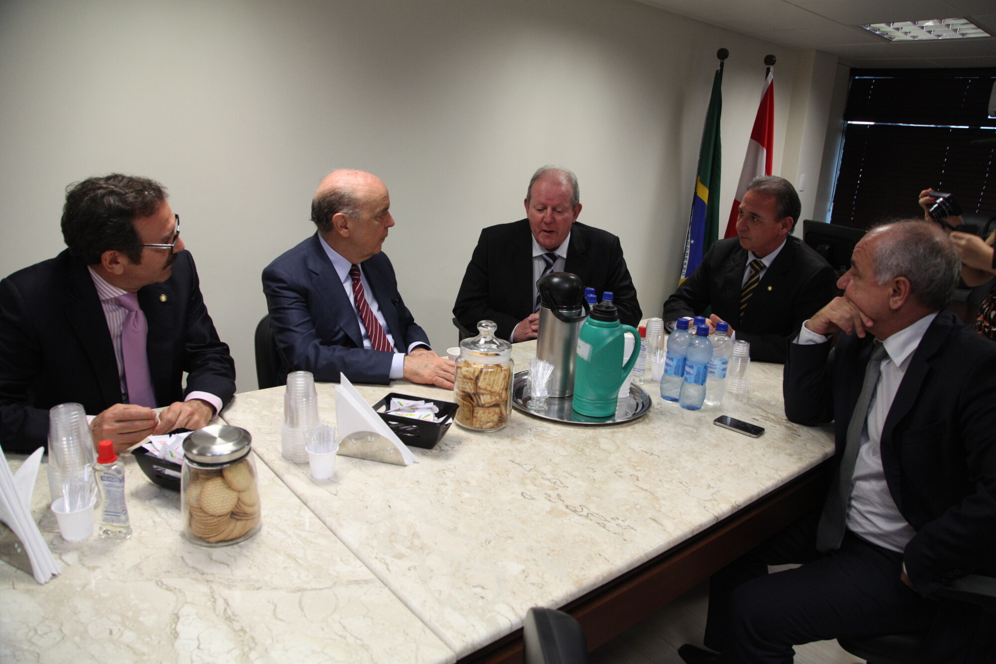 José Serra visita Assembleia Legislativa