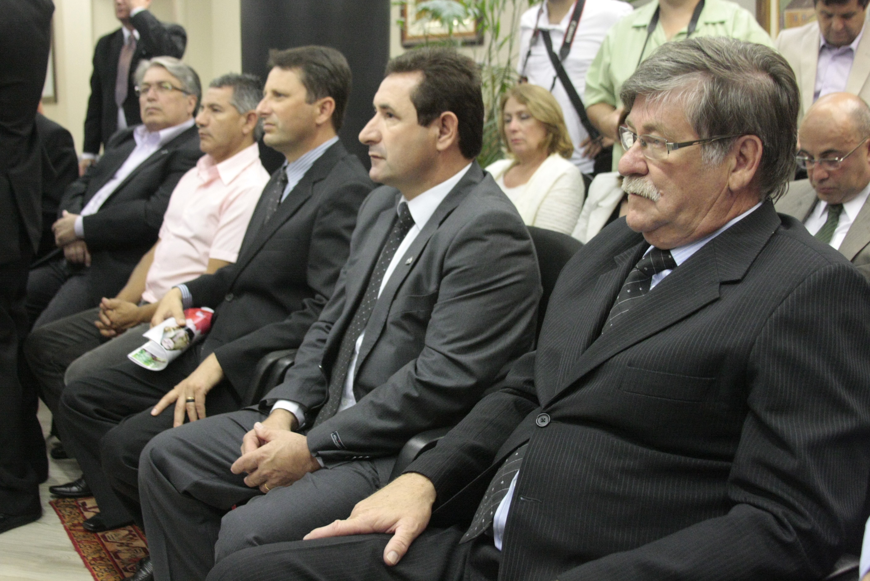 Ato de sanção de pacote de leis legislativas, entre elas a identificação biométrica neonatal. Foto: Fábio Queiroz