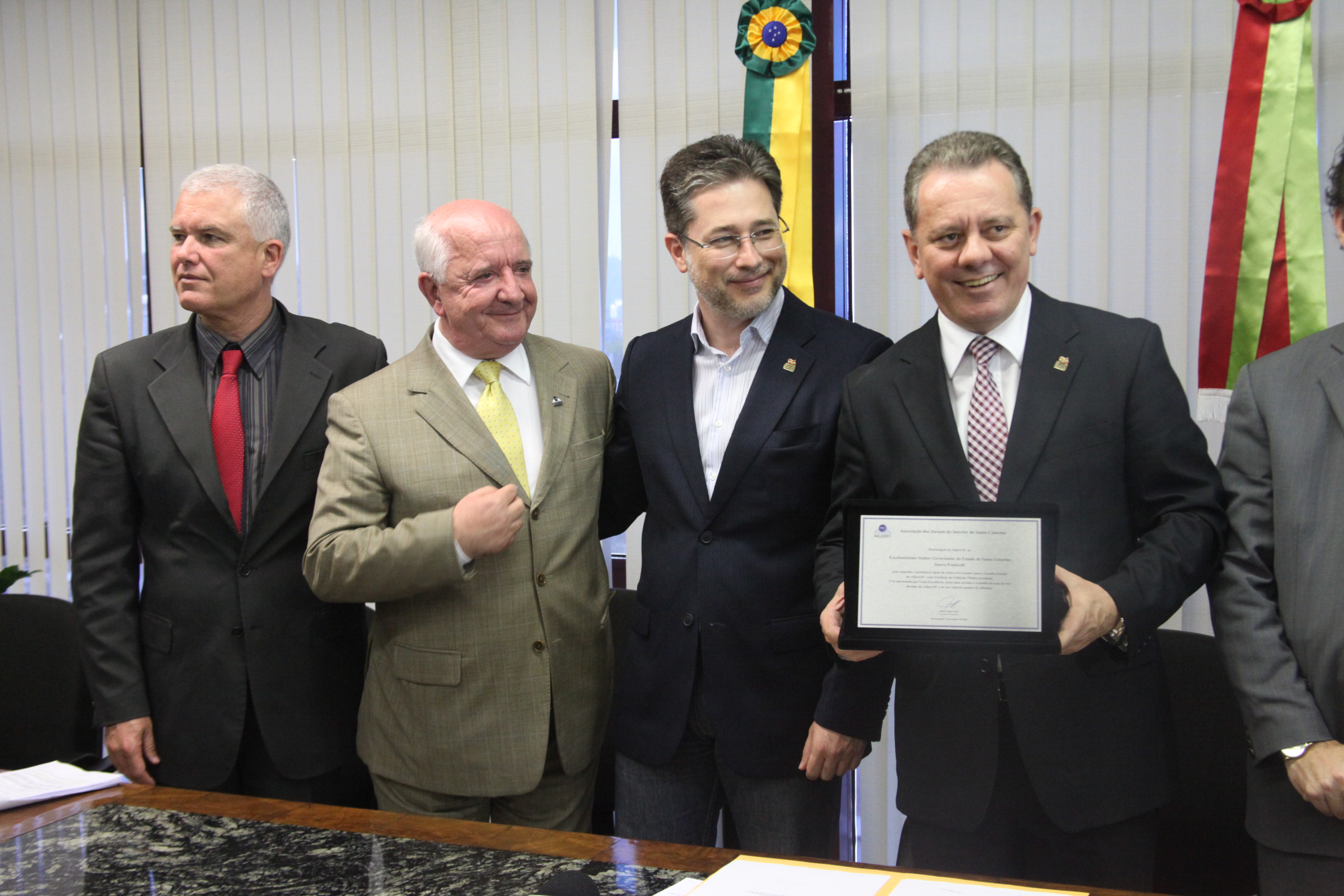 Ato de sanção de pacote de leis legislativas, entre elas a identificação biométrica neonatal. Foto: Leonardo Gonçalves