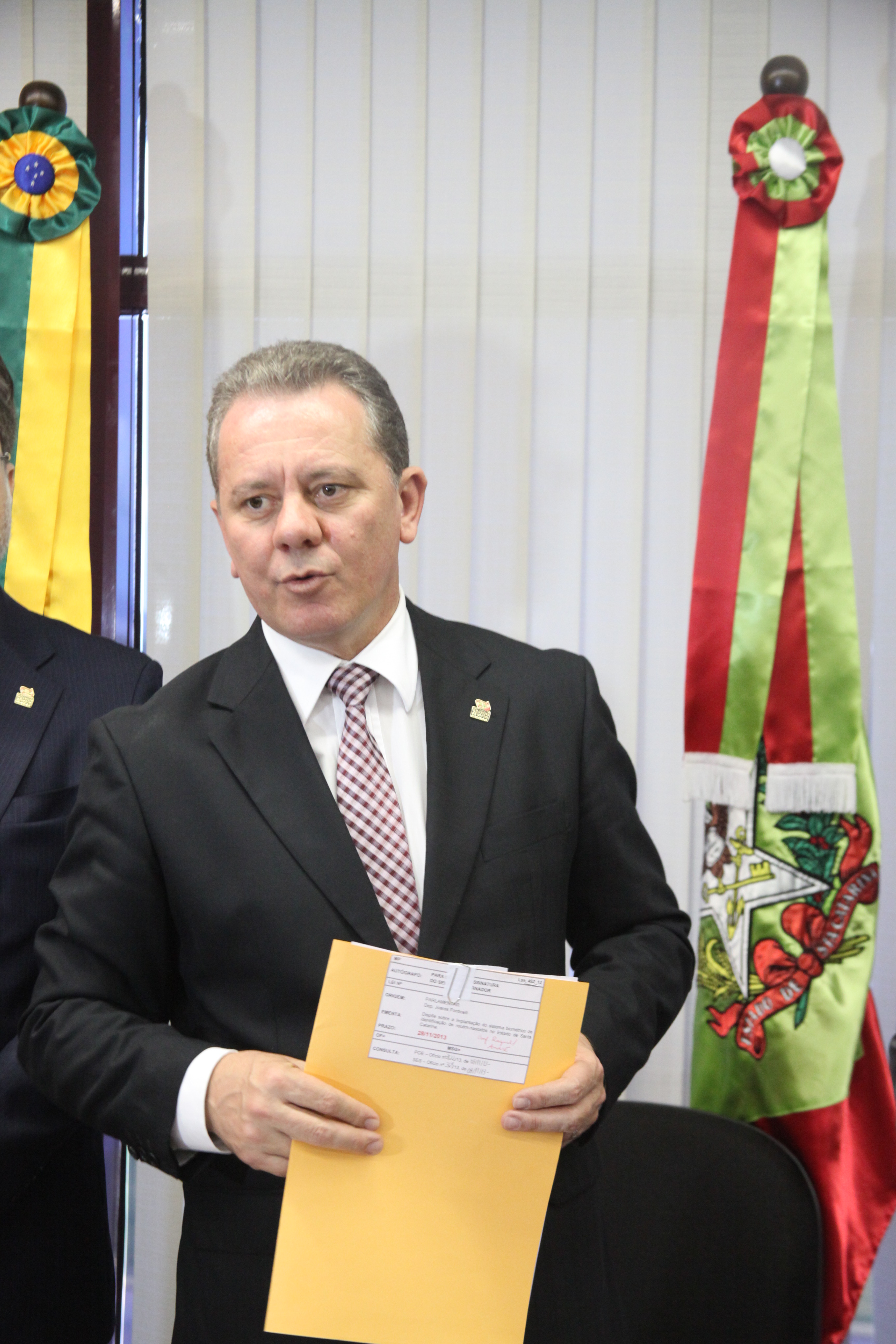 Ato de sanção de pacote de leis legislativas, entre elas a identificação biométrica neonatal. Foto: Leonardo Gonçalves