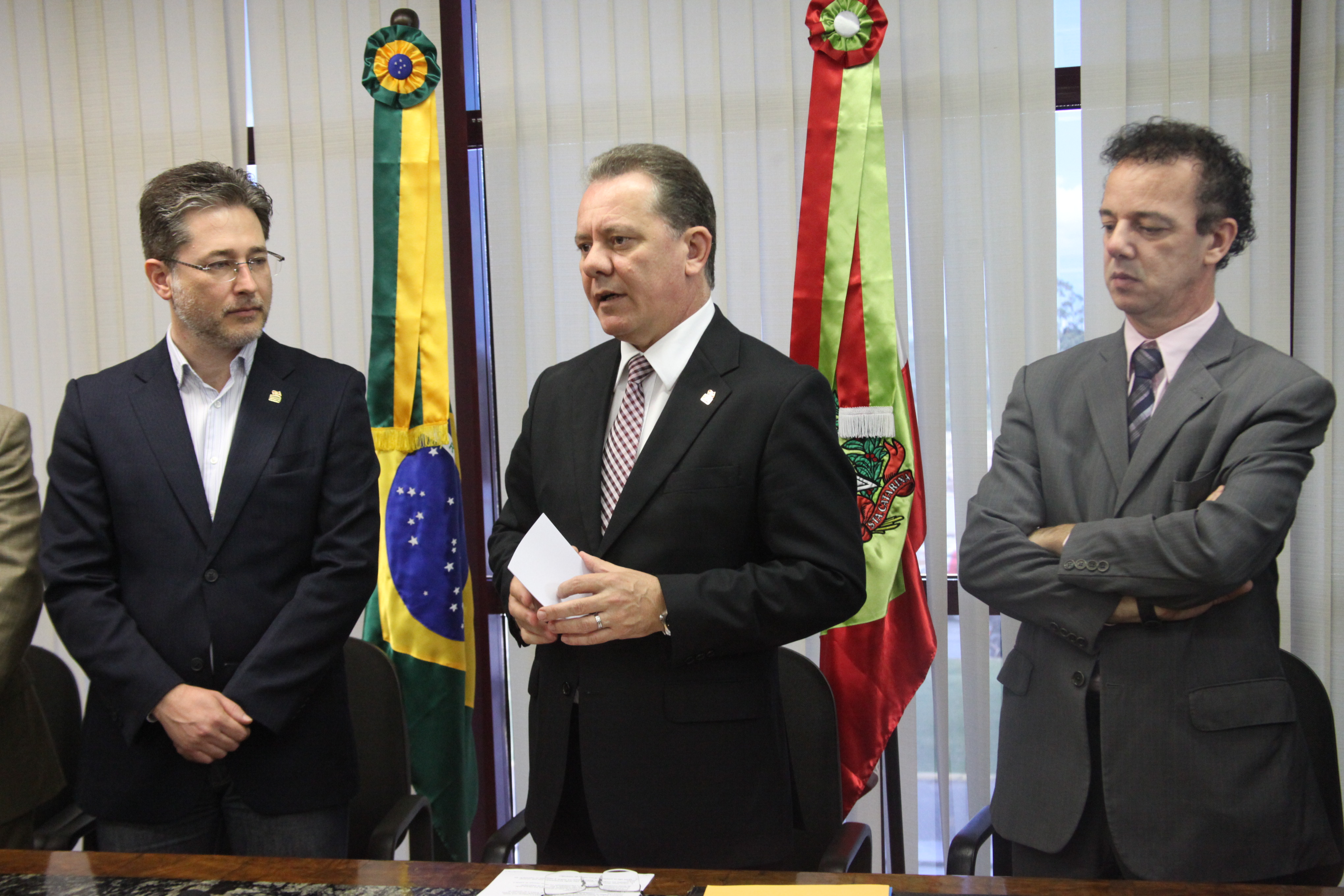 Ato de sanção de pacote de leis legislativas, entre elas a identificação biométrica neonatal. Foto: Leonardo Gonçalves