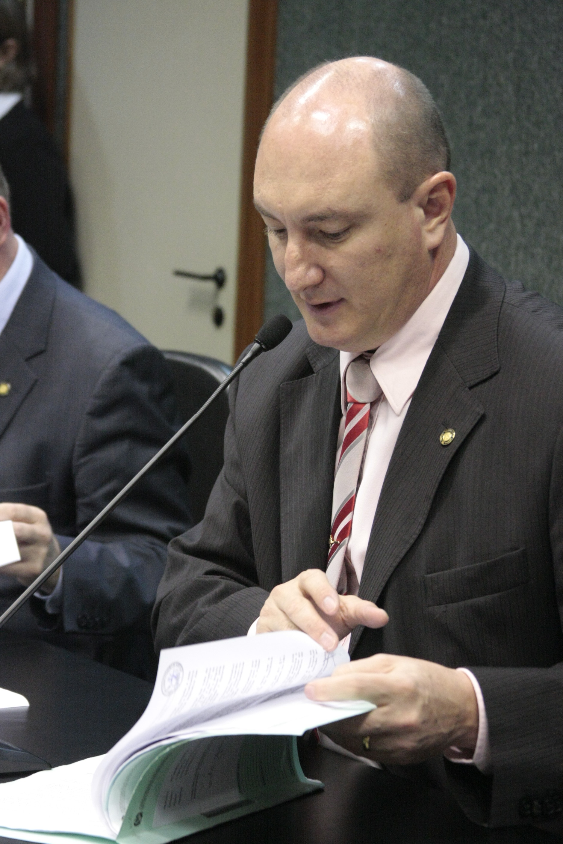 Deputado Mauro de Nadal (PMDB). Reunião da Comissão de Constituição e Justiça. Foto: Fábio Queiroz / Agência AL