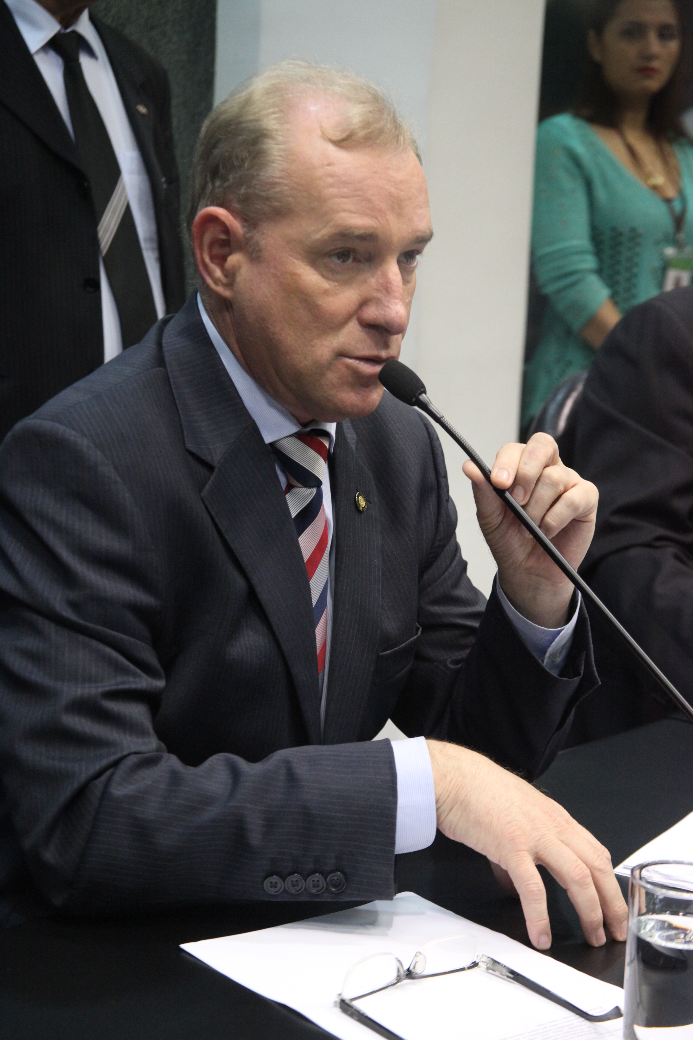 Deputado Aldo Schneider (PMDB). Reunião da Comissão de Constituição e Justiça. Foto: Leonardo Gonçalves / Agência AL