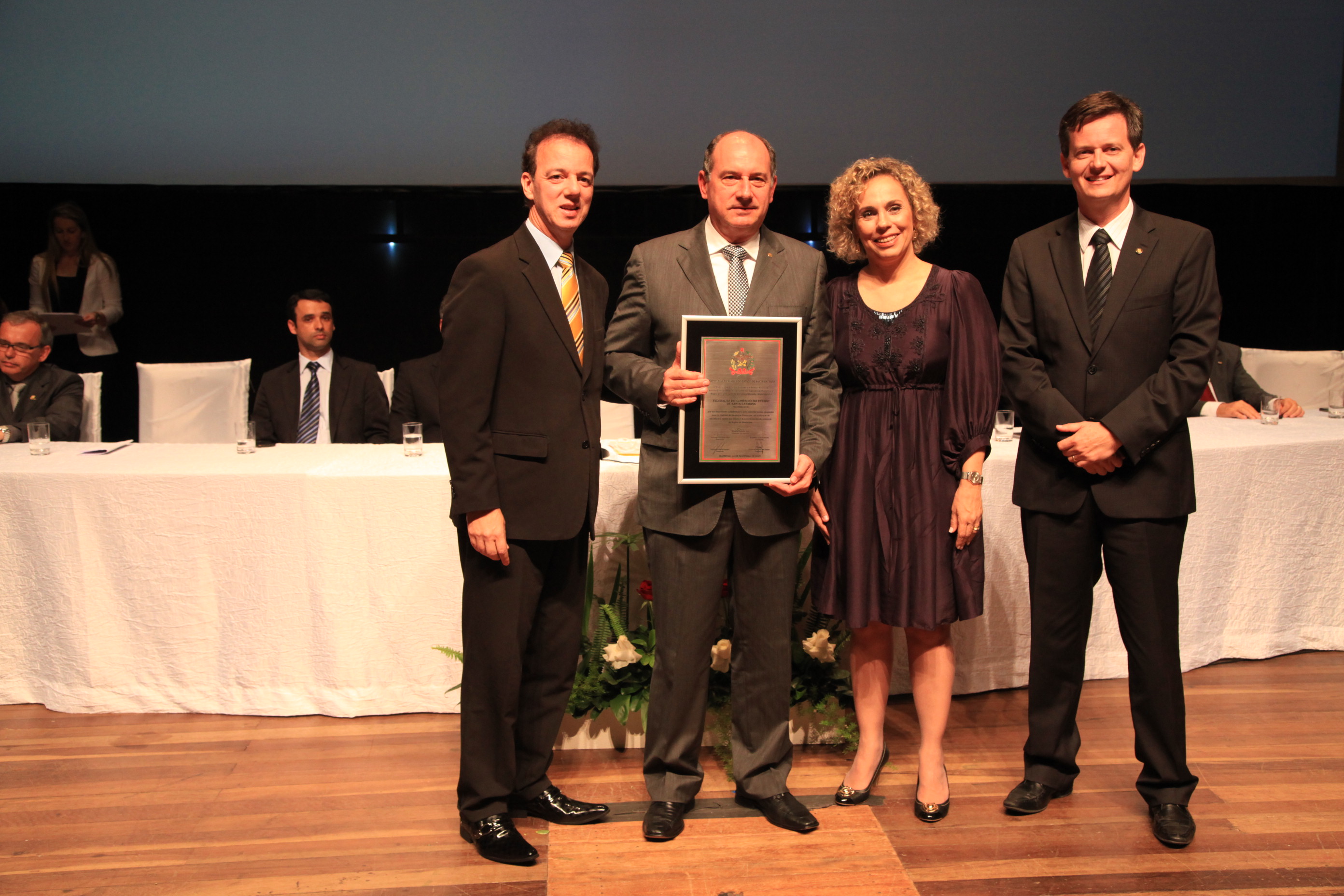 Sessão Solene em homenagem ao Sindicato do Comércio Varejista de Blumenau - SINDILOJAS pela passagem do seu cinquentenário de Fundação. Foto: Miriam Zomer/Agência AL