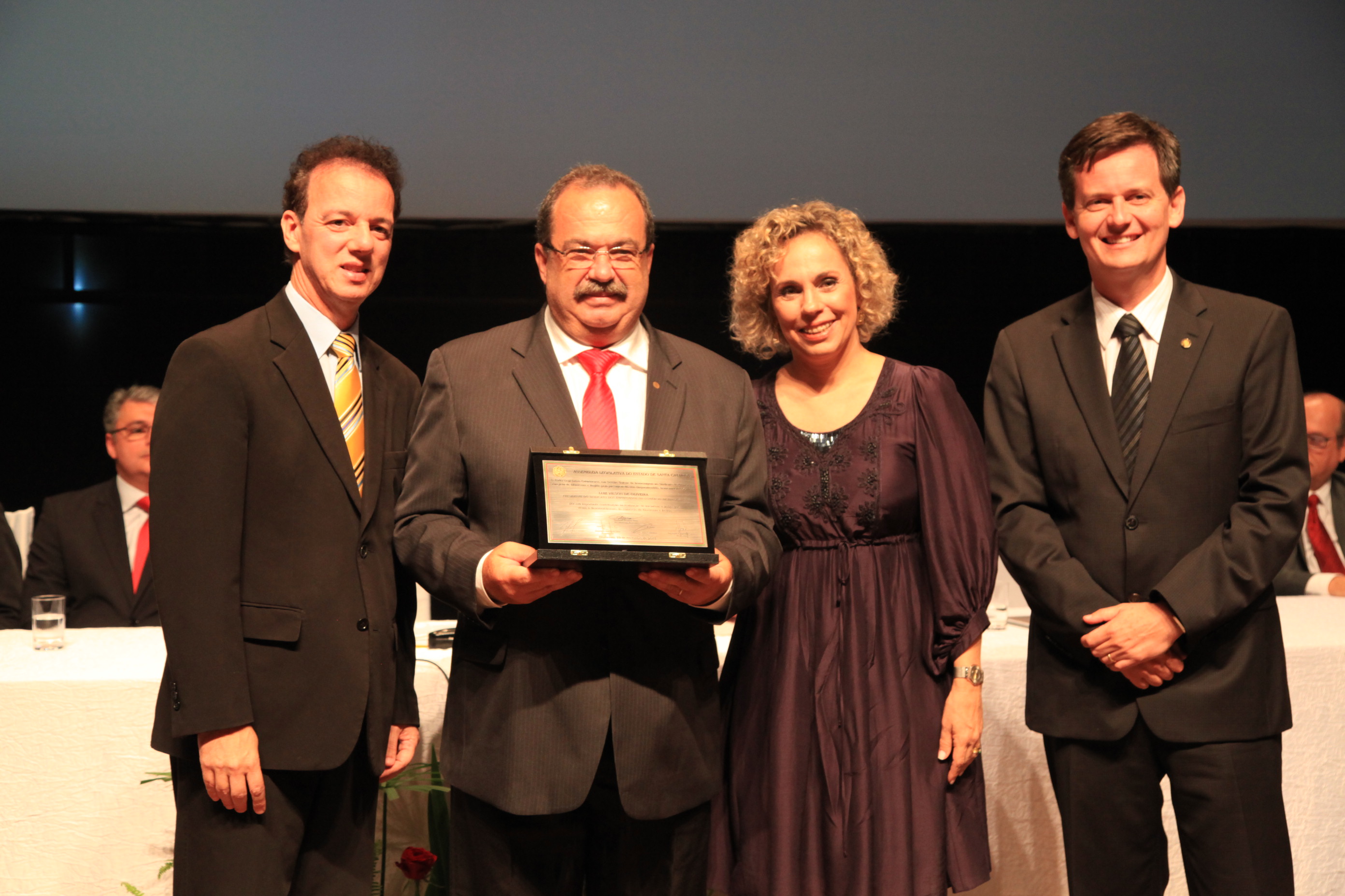 Sessão Solene em homenagem ao Sindicato do Comércio Varejista de Blumenau - SINDILOJAS pela passagem do seu cinquentenário de Fundação. Foto: Miriam Zomer/Agência AL