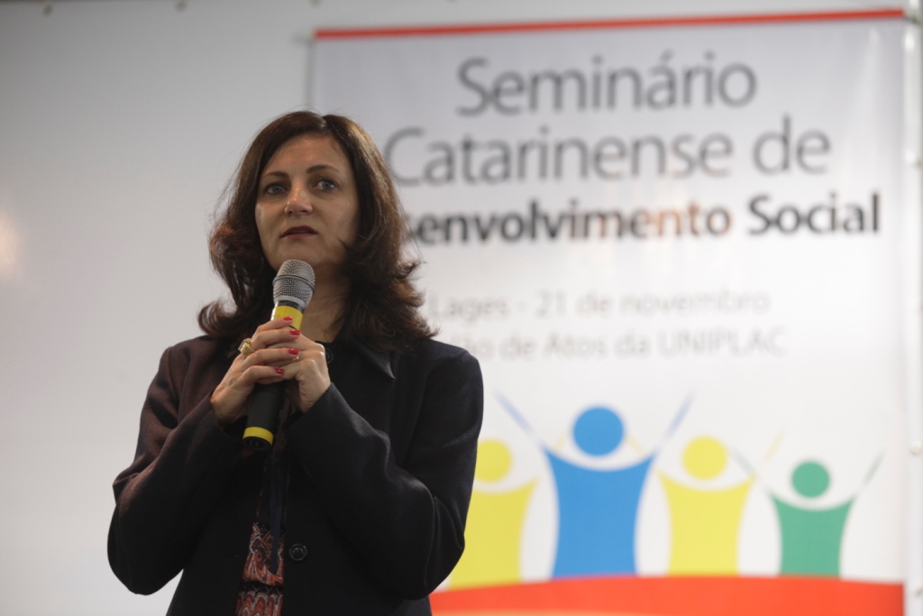 Seminário Catarinense de Desenvolvimento Social   Palestrante  Denise Colin  Secretária Nacional de Assistencia Social do Ministério de Desenvolvimento Social Foto Carlos Kilian/Agencia AL