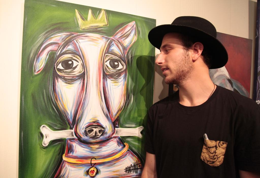 Exposição Coletiva O Olhar do Artista Sobre a Causa Animal Artista Plastico Nandinho Ziliotto e a Obra Steve Foto Carlos Kilian/Agencia AL