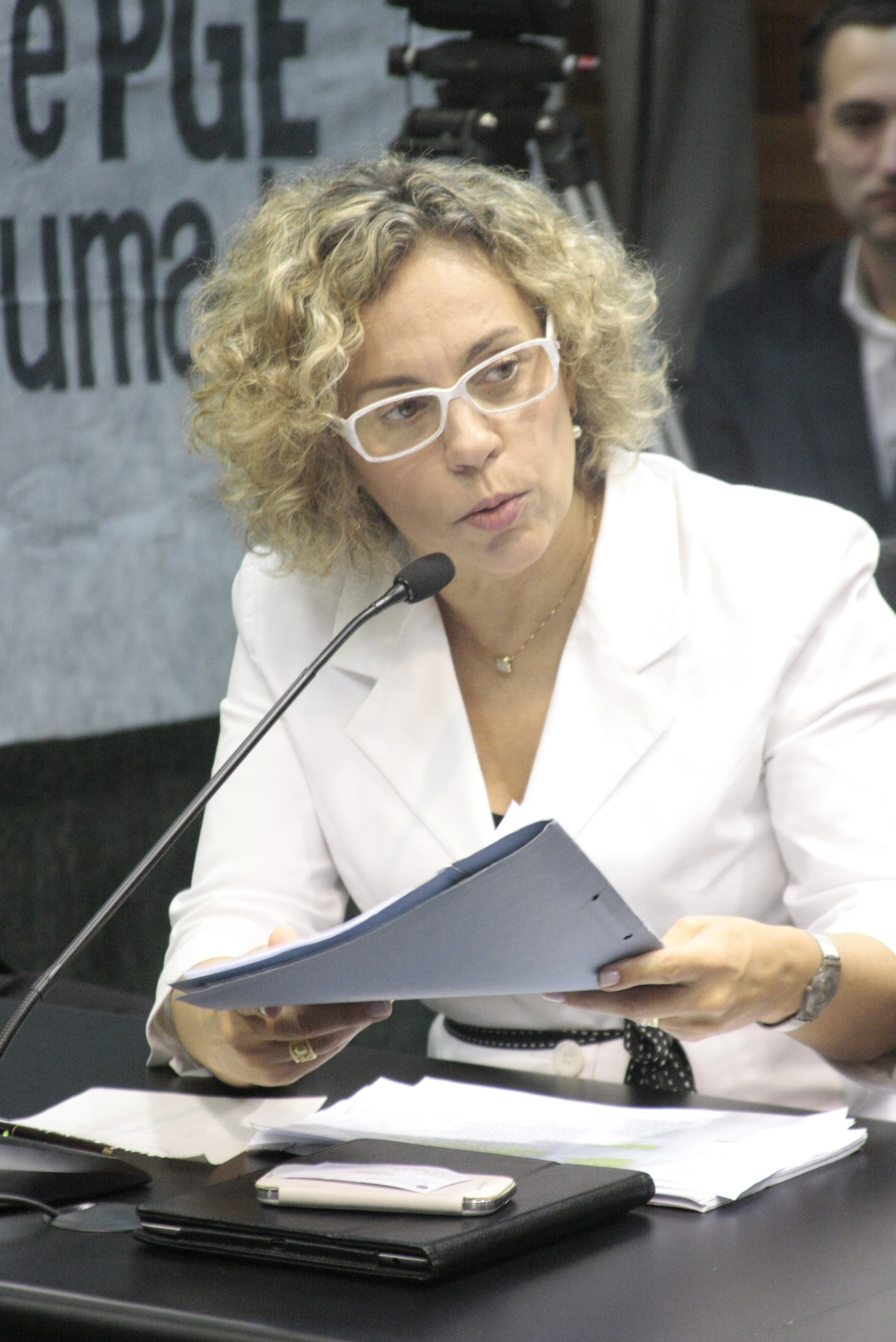 Deputada Ana Paula Lima (PT). Reunião da Comissão de Constituição e Justiça. Foto: Fábio Queiroz / Agência AL