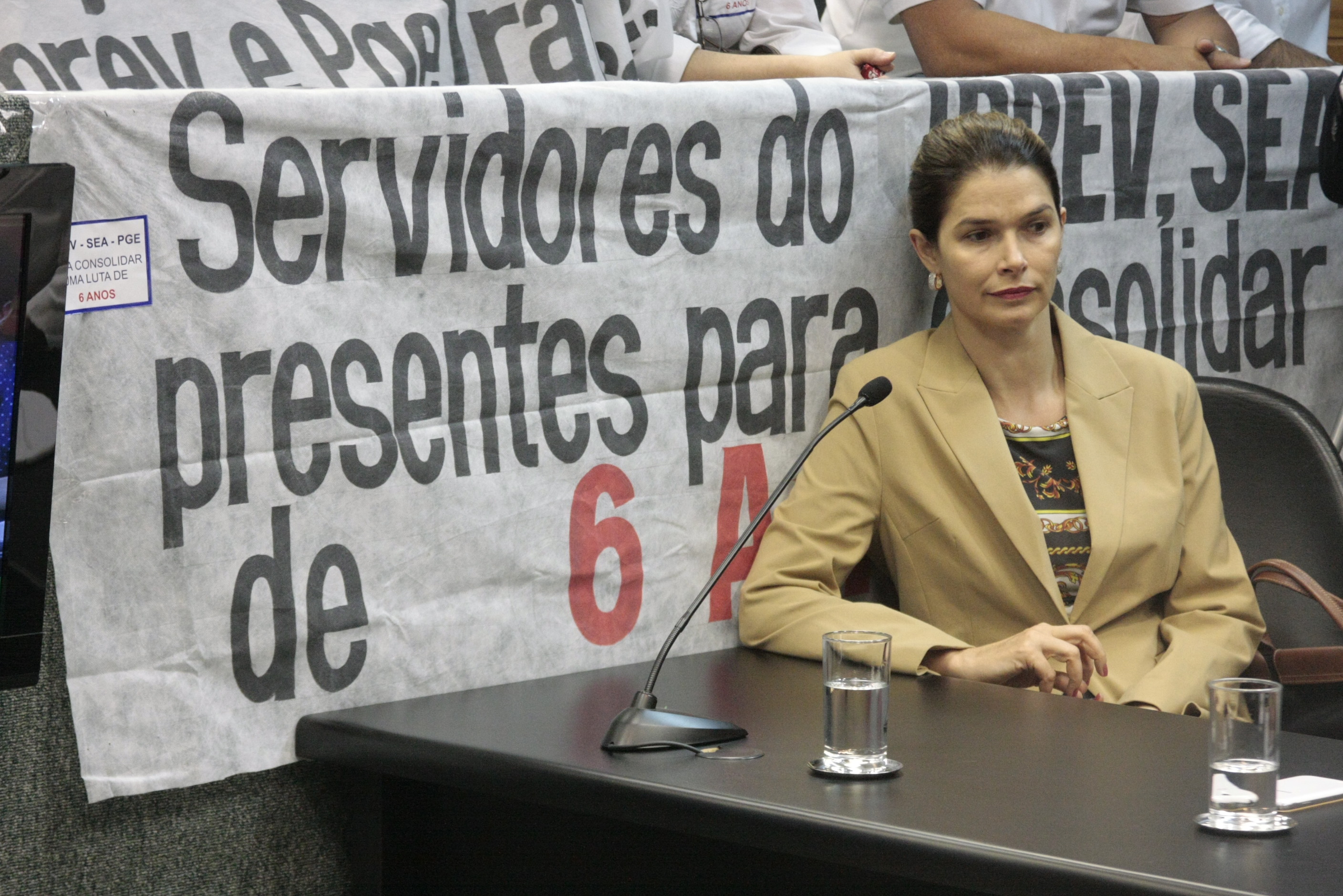 Deputada Angela Albino (PCdoB). Reunião da Comissão de Constituição e Justiça. Foto: Fábio Queiroz / Agência AL