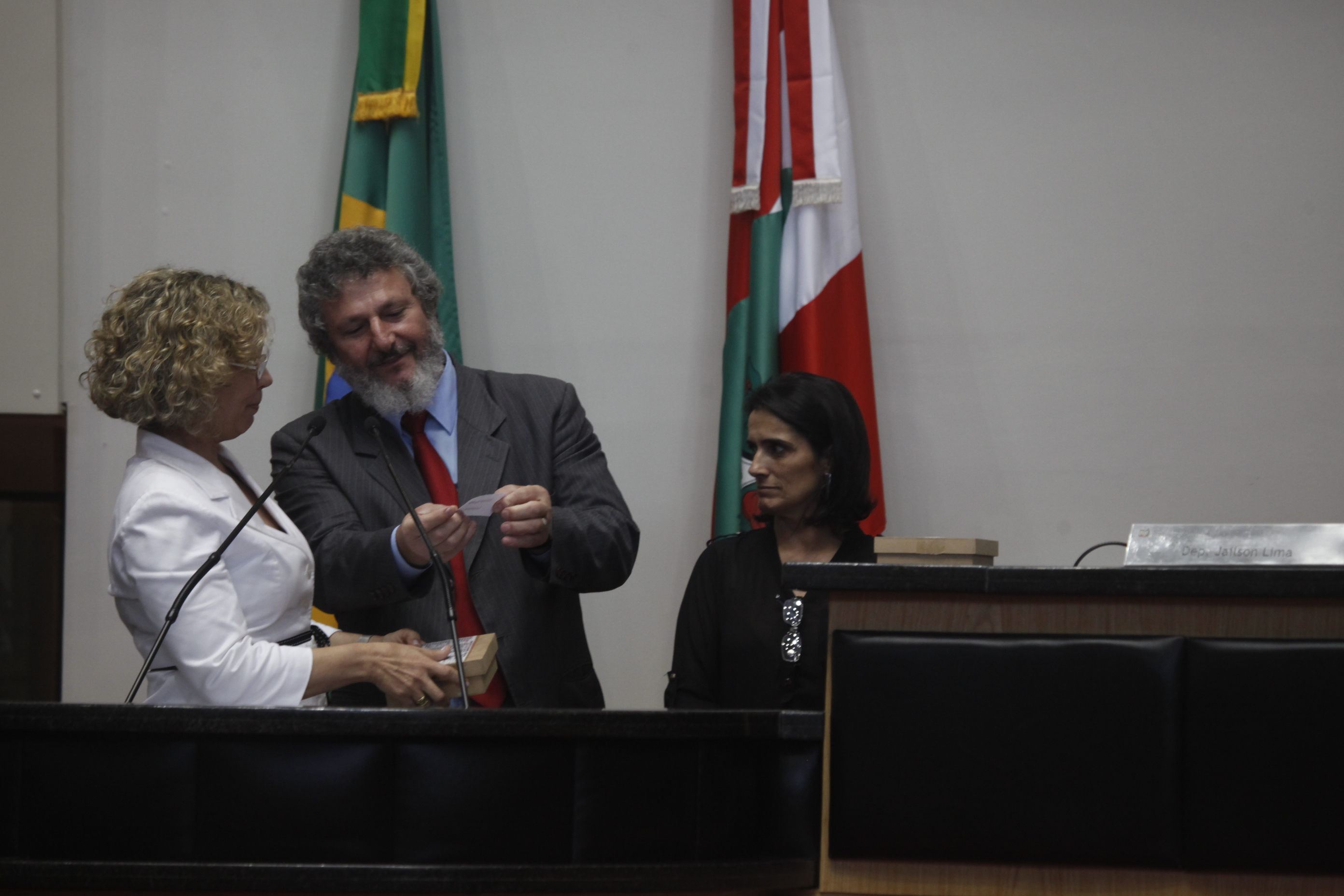 Sorteio das escolas participantes do Parlamento Jovem. Foto: Carlos Kilian/ Agência AL