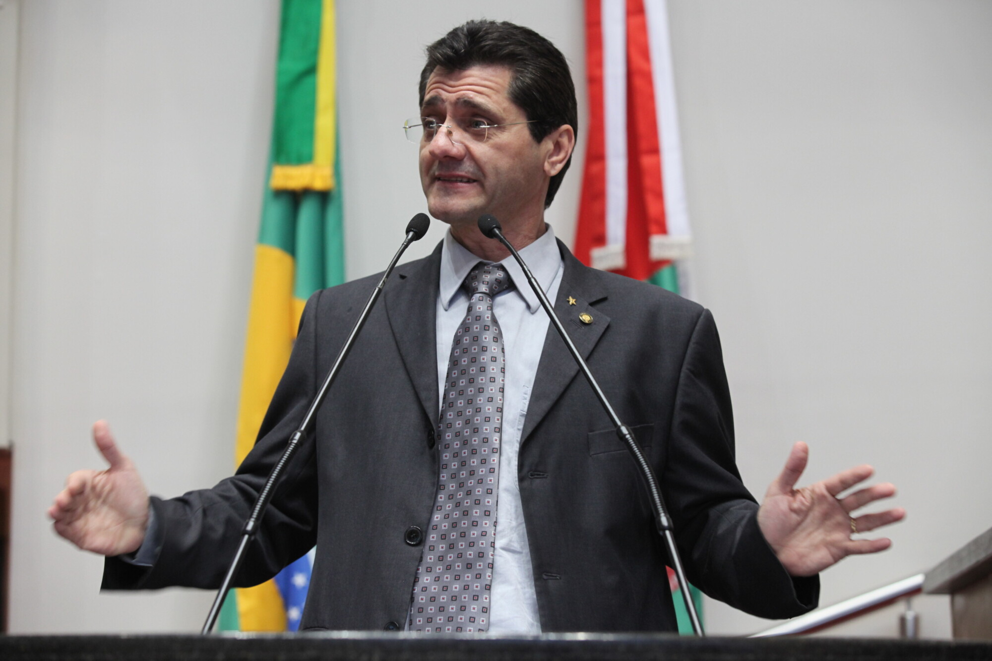 PL propõe redução dos repasses a Assembleia, MP, TCE e Judiciário
