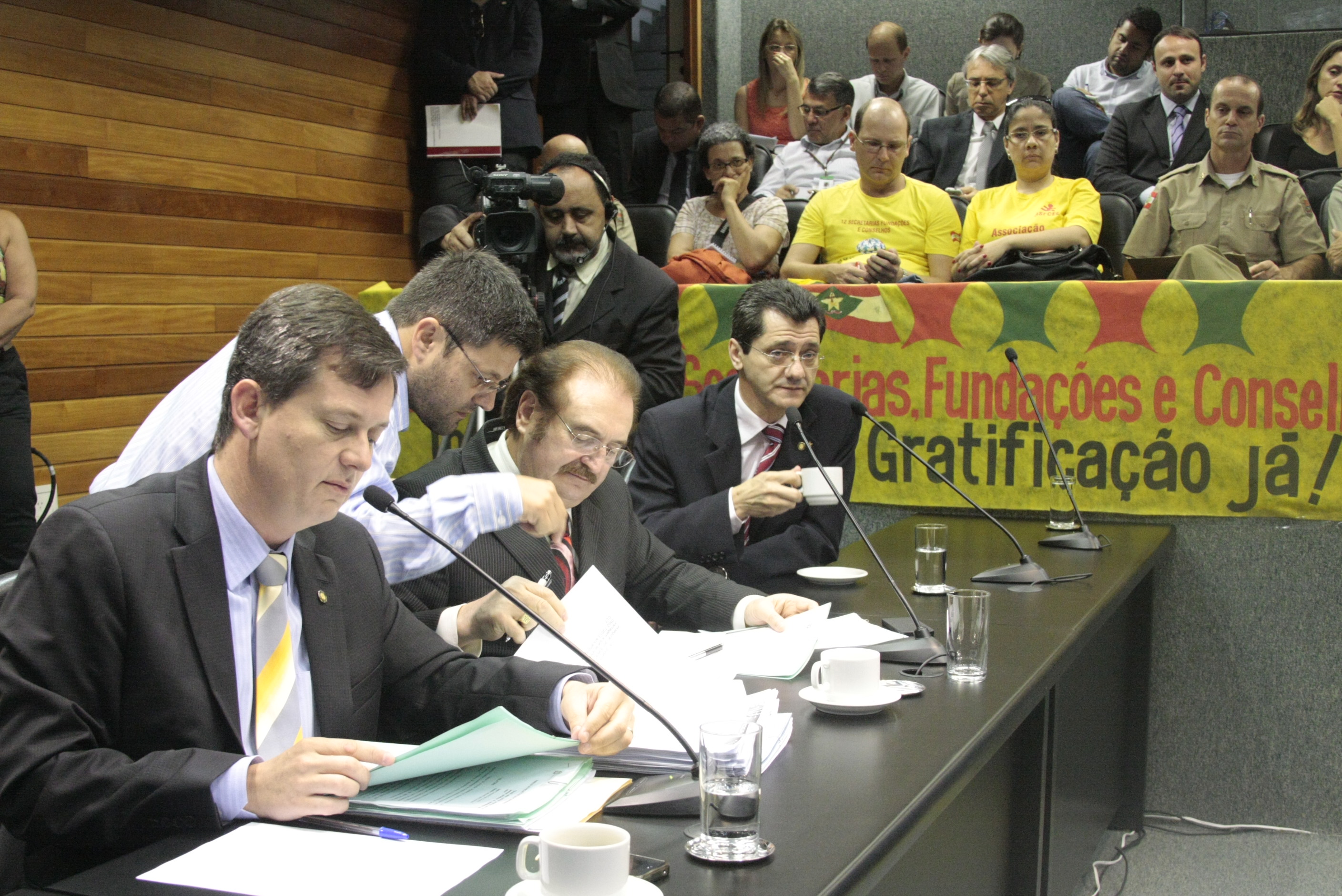 Reunião da Comissão de Constituição e Justiça. Foto: Fábio Queiroz / Agência AL