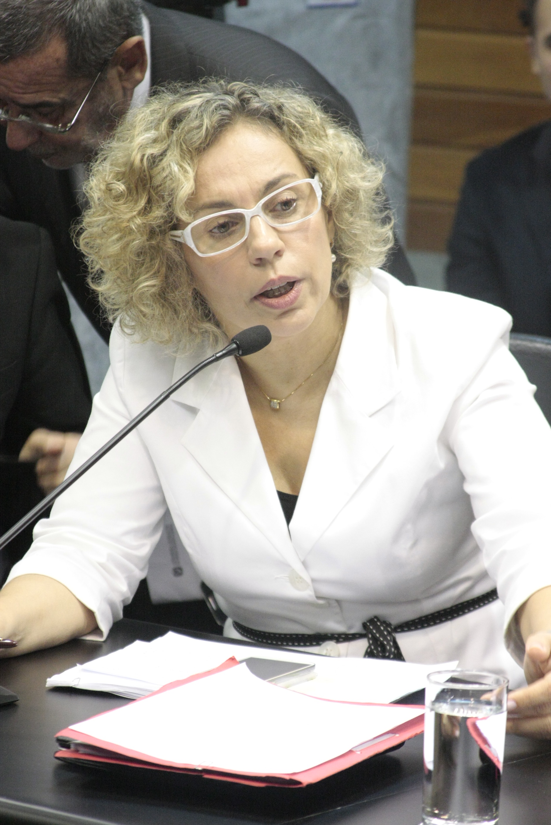 Deputada Ana Paula Lima (PT). Reunião da Comissão de Constituição e Justiça. Foto: Fábio Queiroz / Agência AL