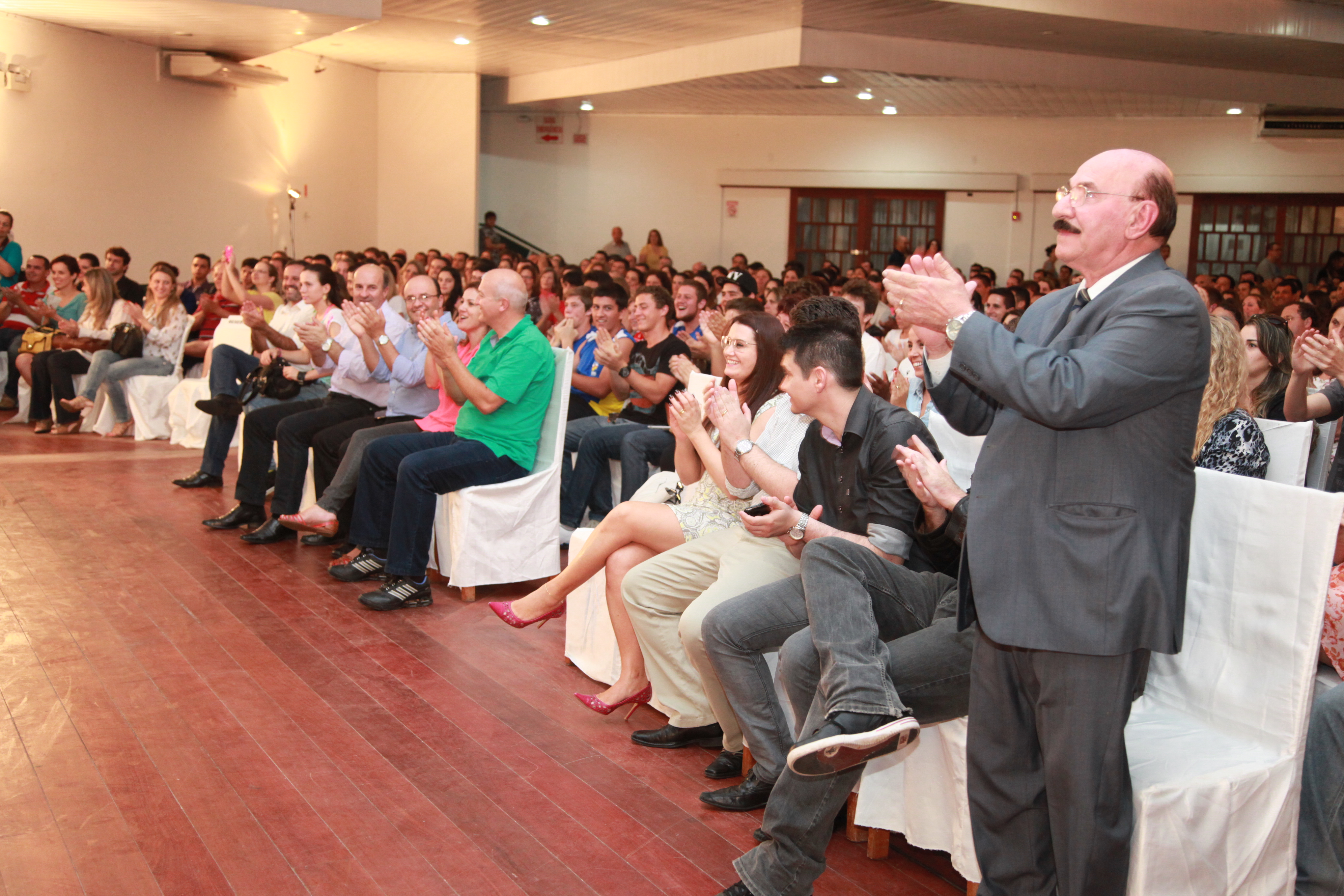 Palestra com Oscar Schmidt em Araranguá. Fotos: Miriam Zomer/Agência AL