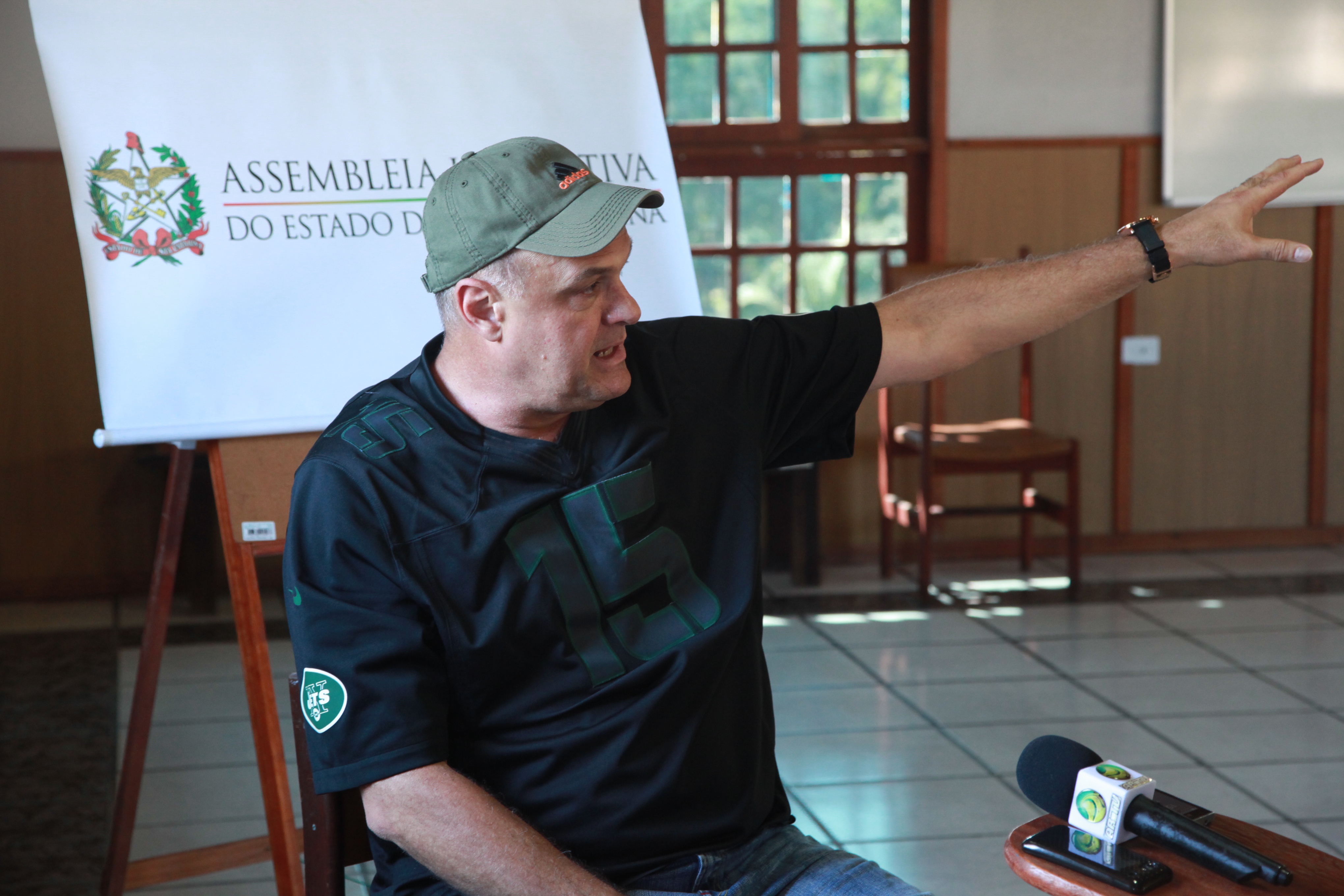 Coletiva com Oscar Schmidt em Araranguá. Fotos: Miriam Zomer/Agência AL