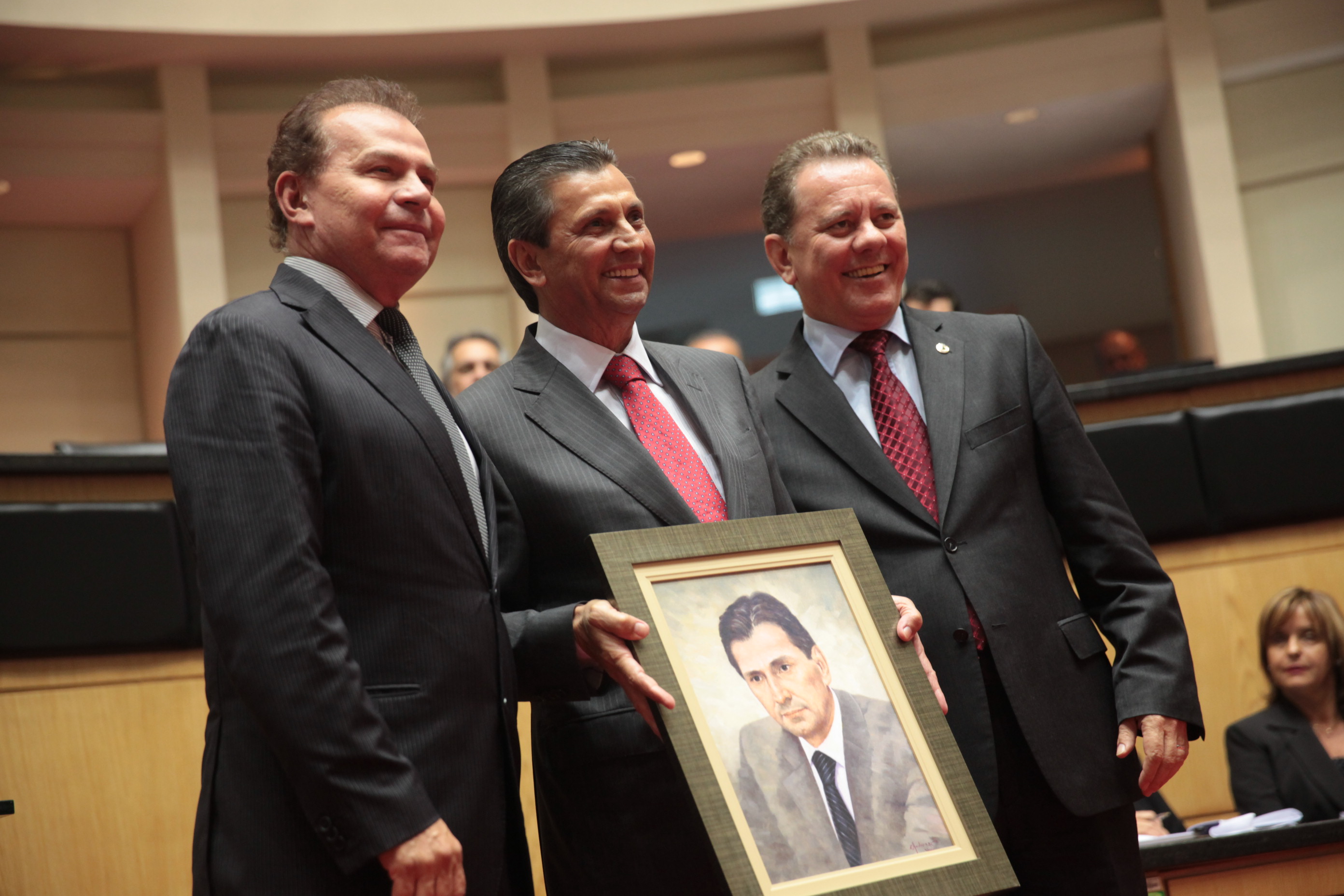 Deputado JULIO CESAR GARCIA recebe homenagem como Presidente na 15ª Legislatura – 2005/2006 e 16ª Legislatura – 2007/2008