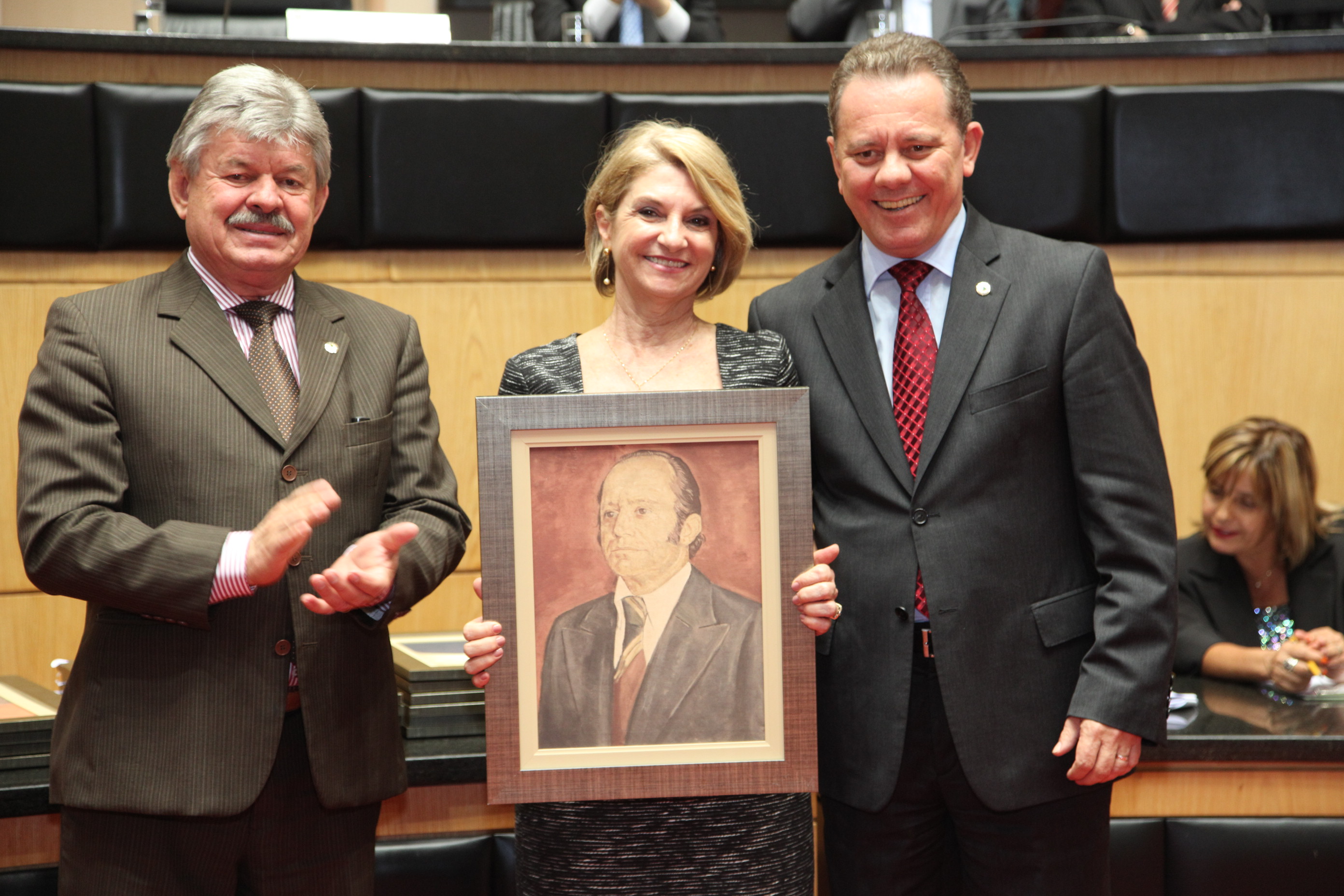 Margaret Bittencourt recebe homenagem em nome de seu pai, deputado EPITÁCIO BITTENCOURT – Presidente na 8ª Legislatura – 1975/1976 e 9ª Legislatura – 1981/1982 in memoriam