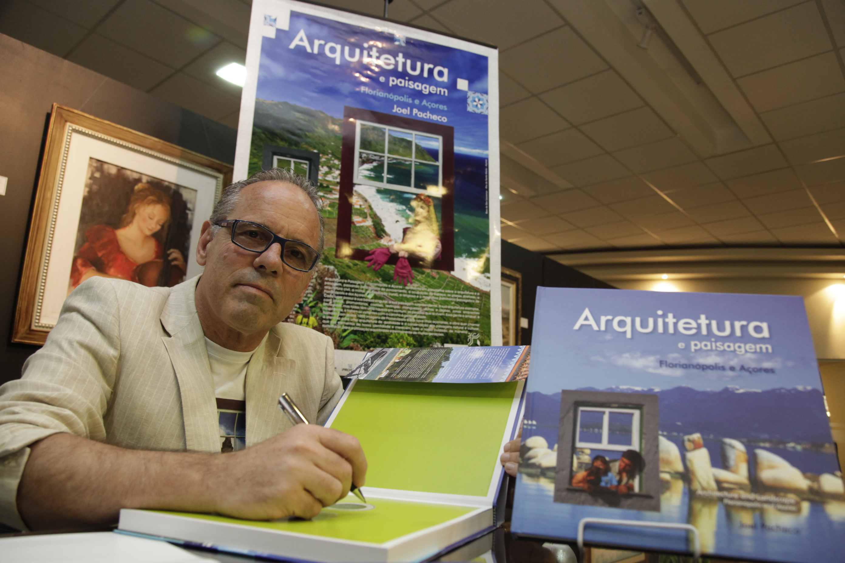 Lançamento do Livro Arquitetura e Paisagem Florianópolis e Açores de Joel Pacheco   Foto  Carlos Kilian/Agencia AL