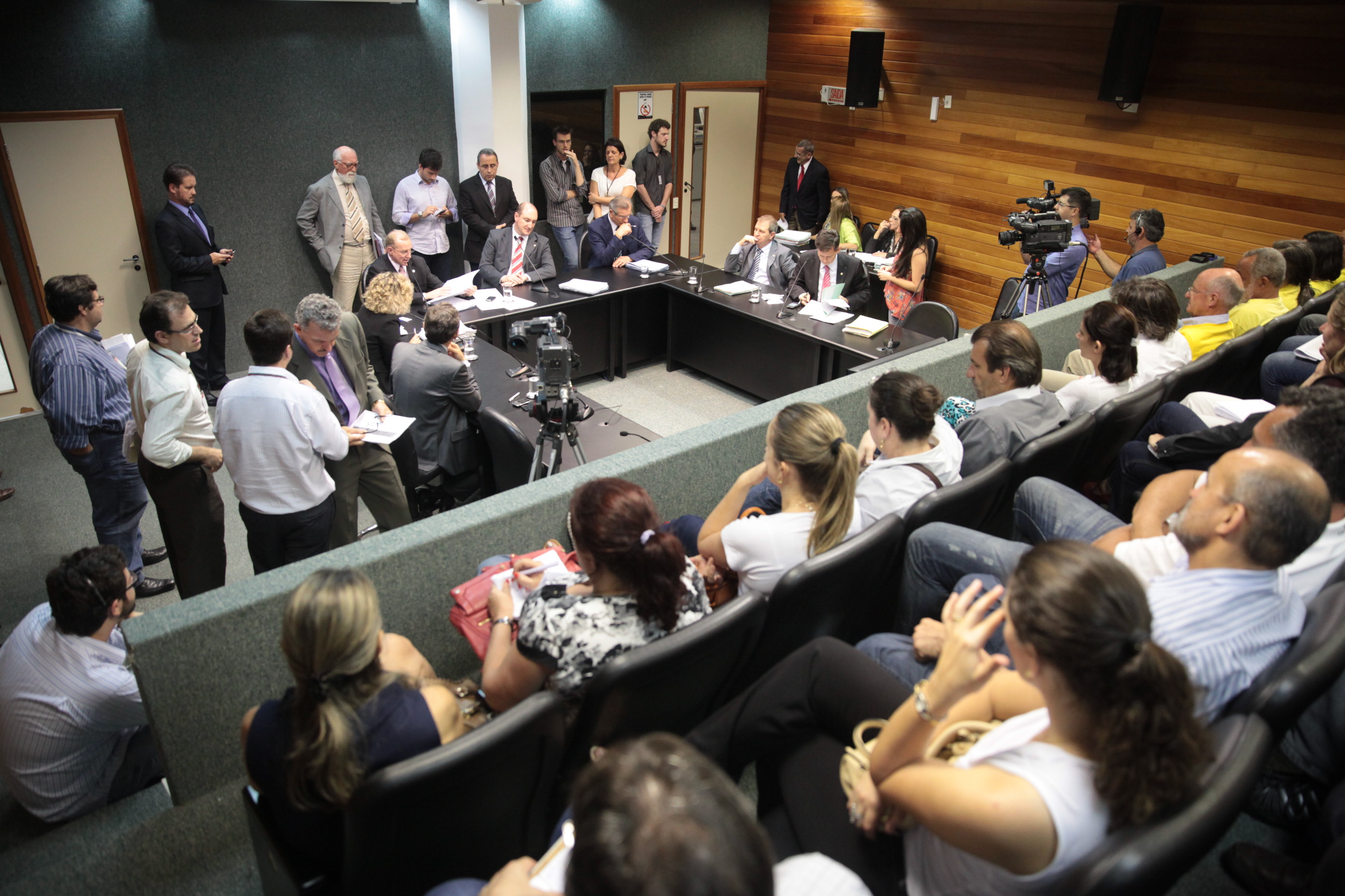 Reunião da Comissão de Constituição e Justiça - Foto: Lucas Gabriel Diniz / Agência AL