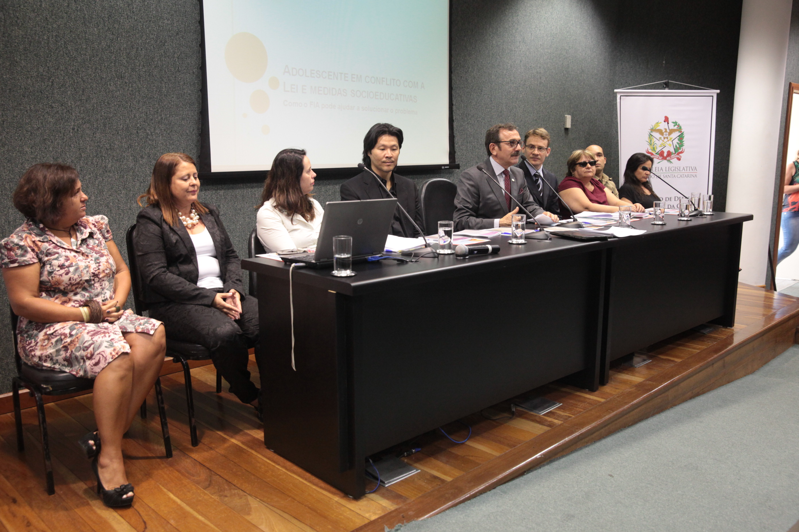 Audiência Pública da Comissão de Defesa dos Direitos da Criança e do Adolescente. Foto: Lucas Gabriel Diniz / Agência AL