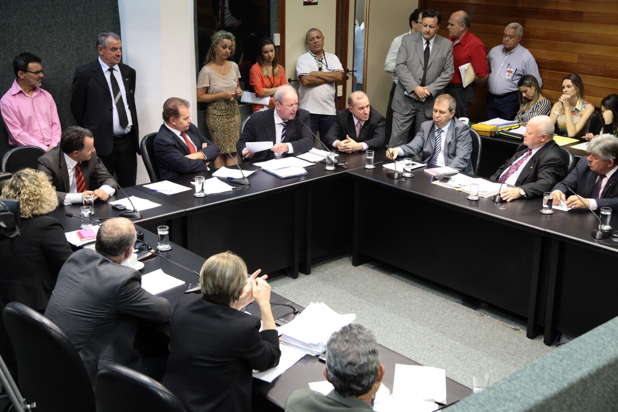 Comissões aprovam em reunião conjunta último projeto do pacote salarial