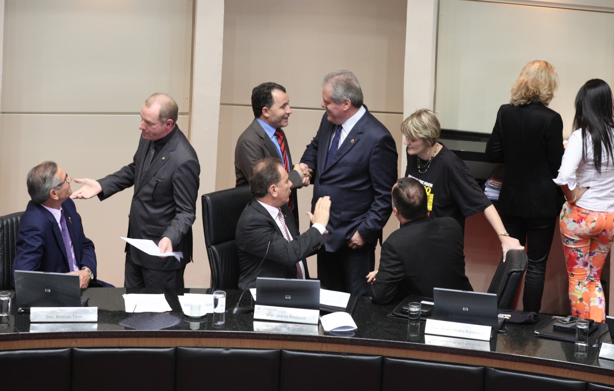 Pacote salarial dos servidores públicos é aprovado pelos deputados