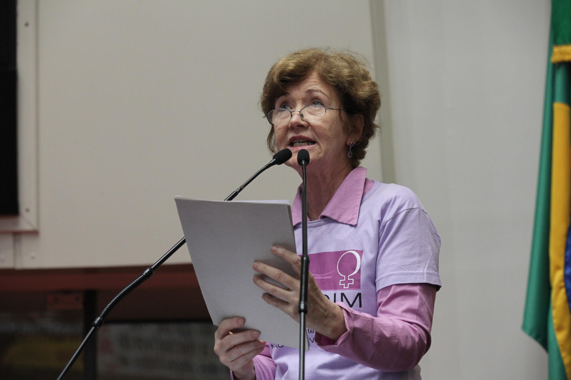 Representante do Fórum Catarinense de Mulheres apresenta reivindicações