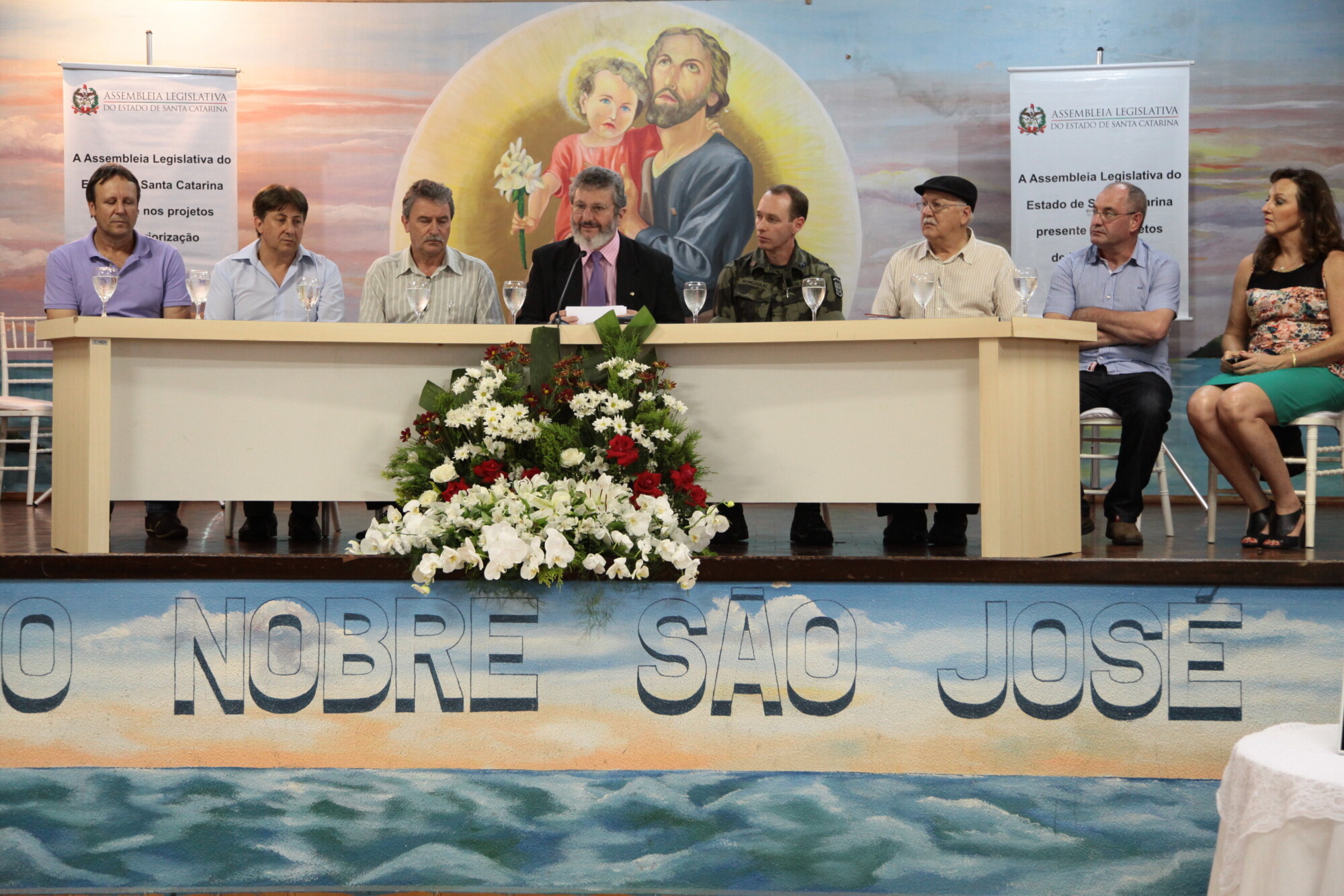 Sessão Solene homenageia entidades e organizações no Extremo Oeste