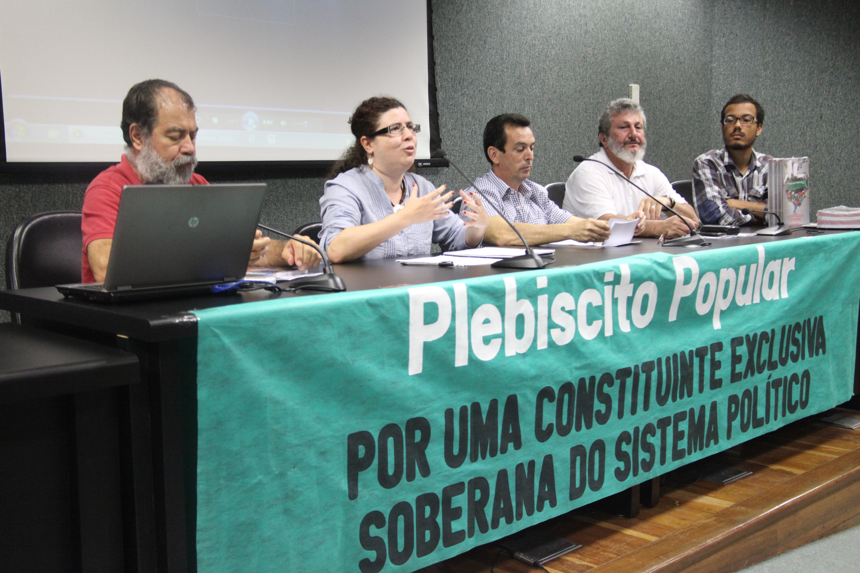 Plenária para preparar o Lançamento da Cartilha por uma Constituinte Exclusiva e Soberana do Sistema Político. Foto: Leonardo Gonçalves / Agência AL