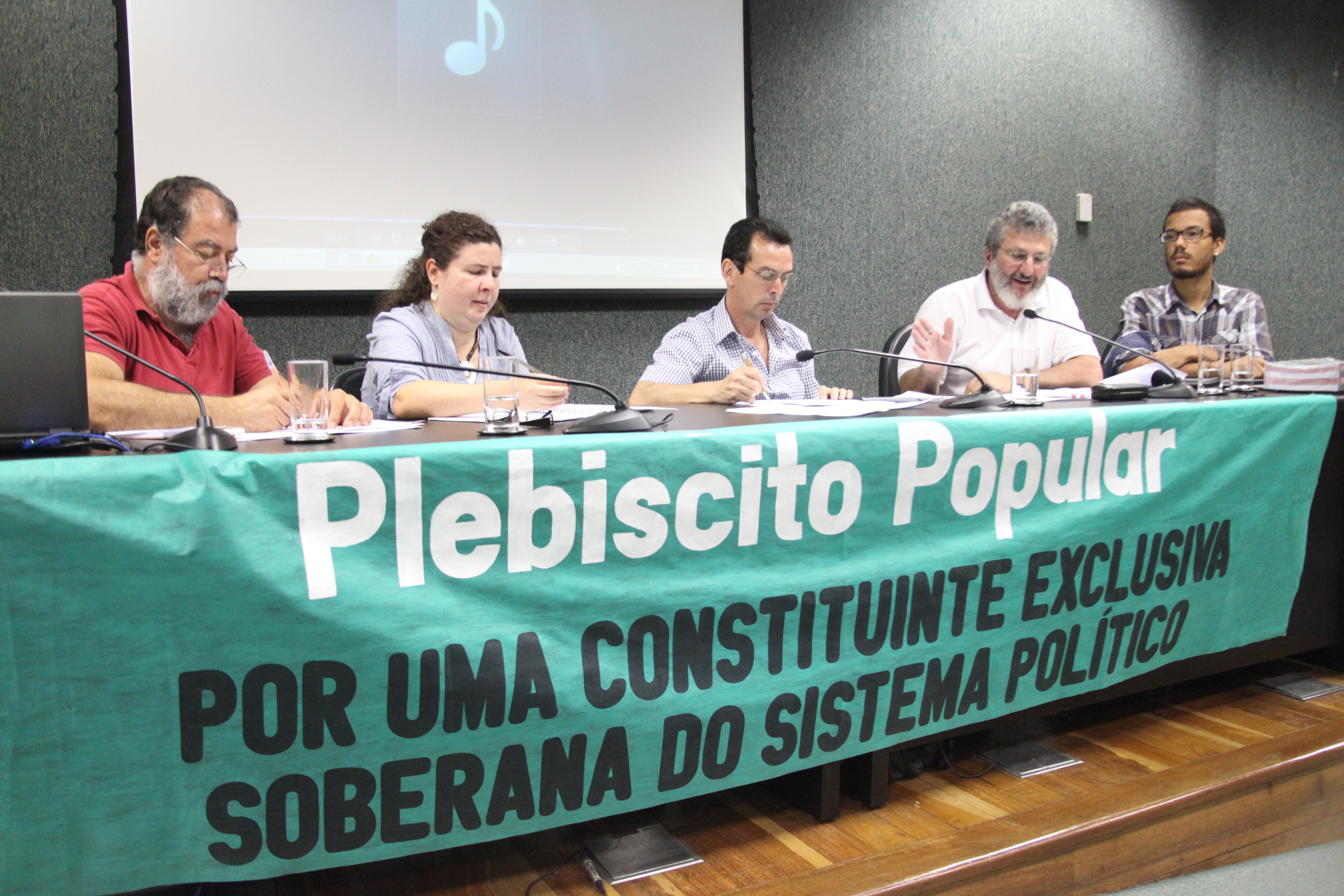 Plenária para preparar o Lançamento da Cartilha por uma Constituinte Exclusiva e Soberana do Sistema Político. Foto: Leonardo Gonçalves / Agência AL